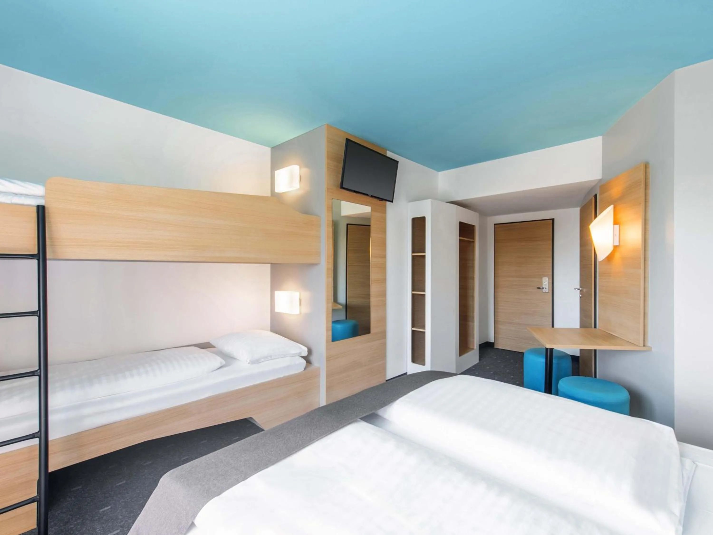 Photo of the whole room, Bed in B&B Hotel München City-Ost