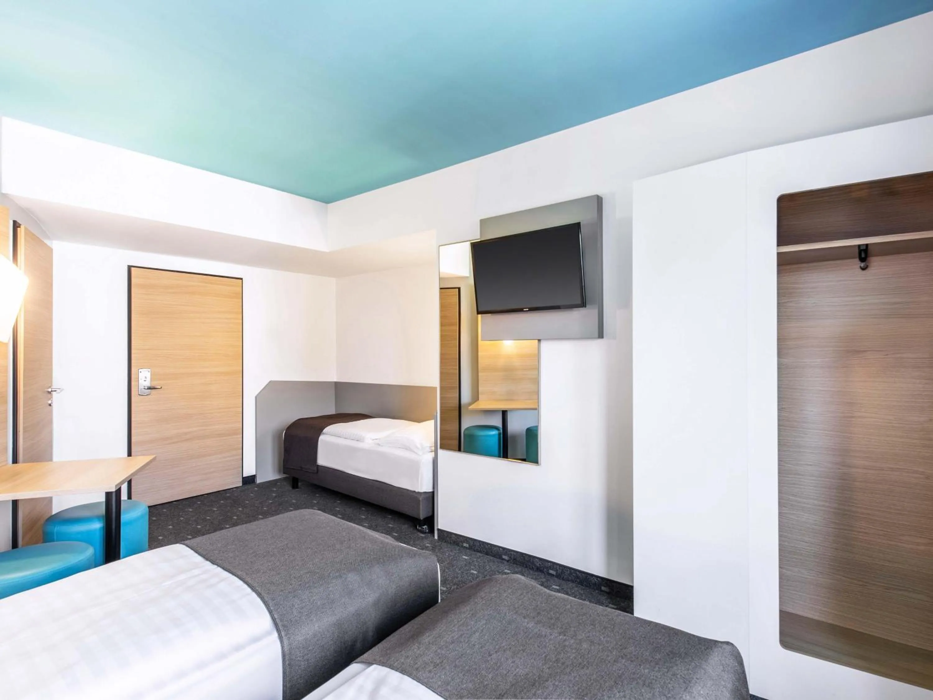 Photo of the whole room, Bed in B&B Hotel München City-Ost