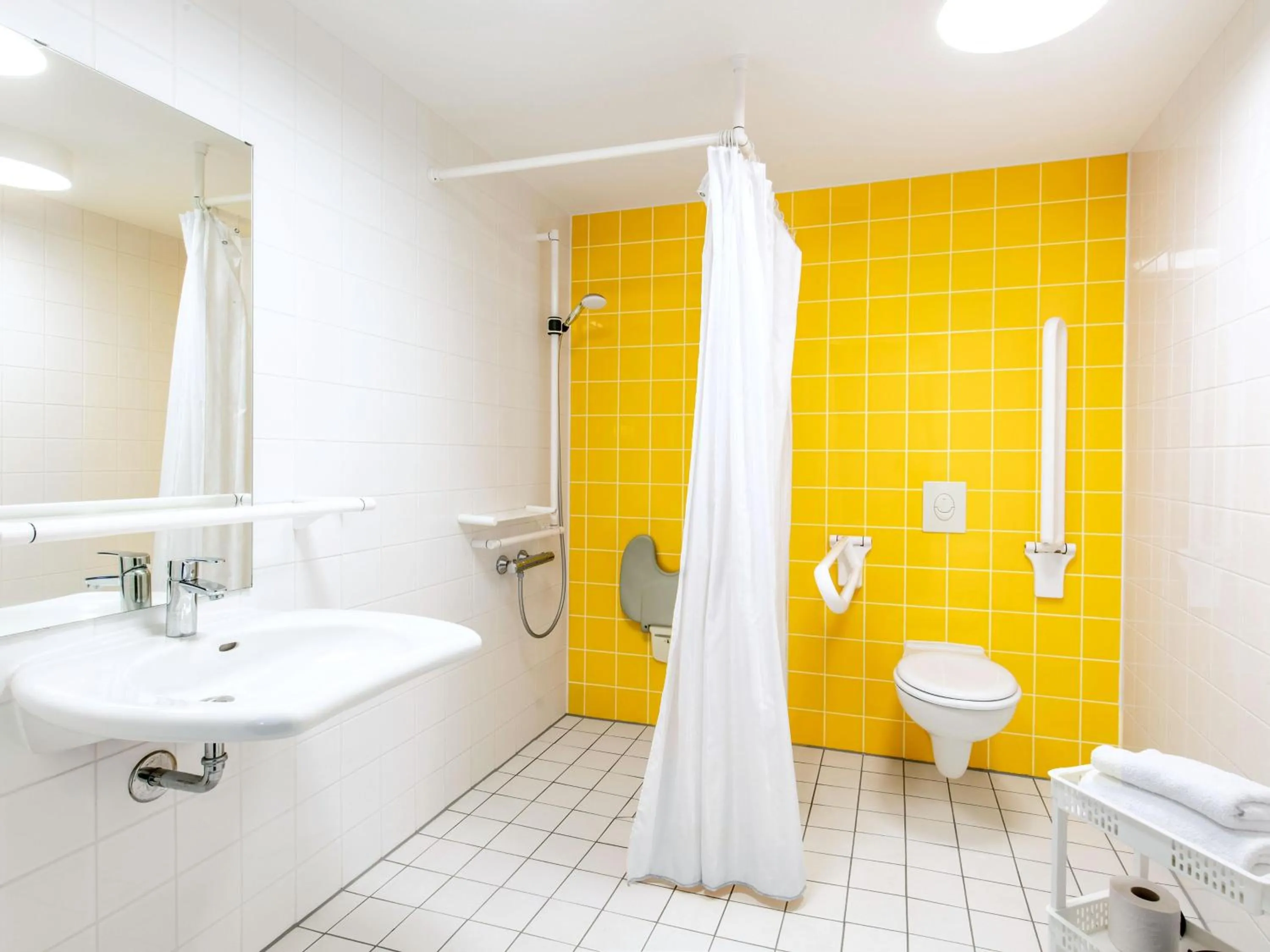 Bathroom in B&B Hotel München City-Ost