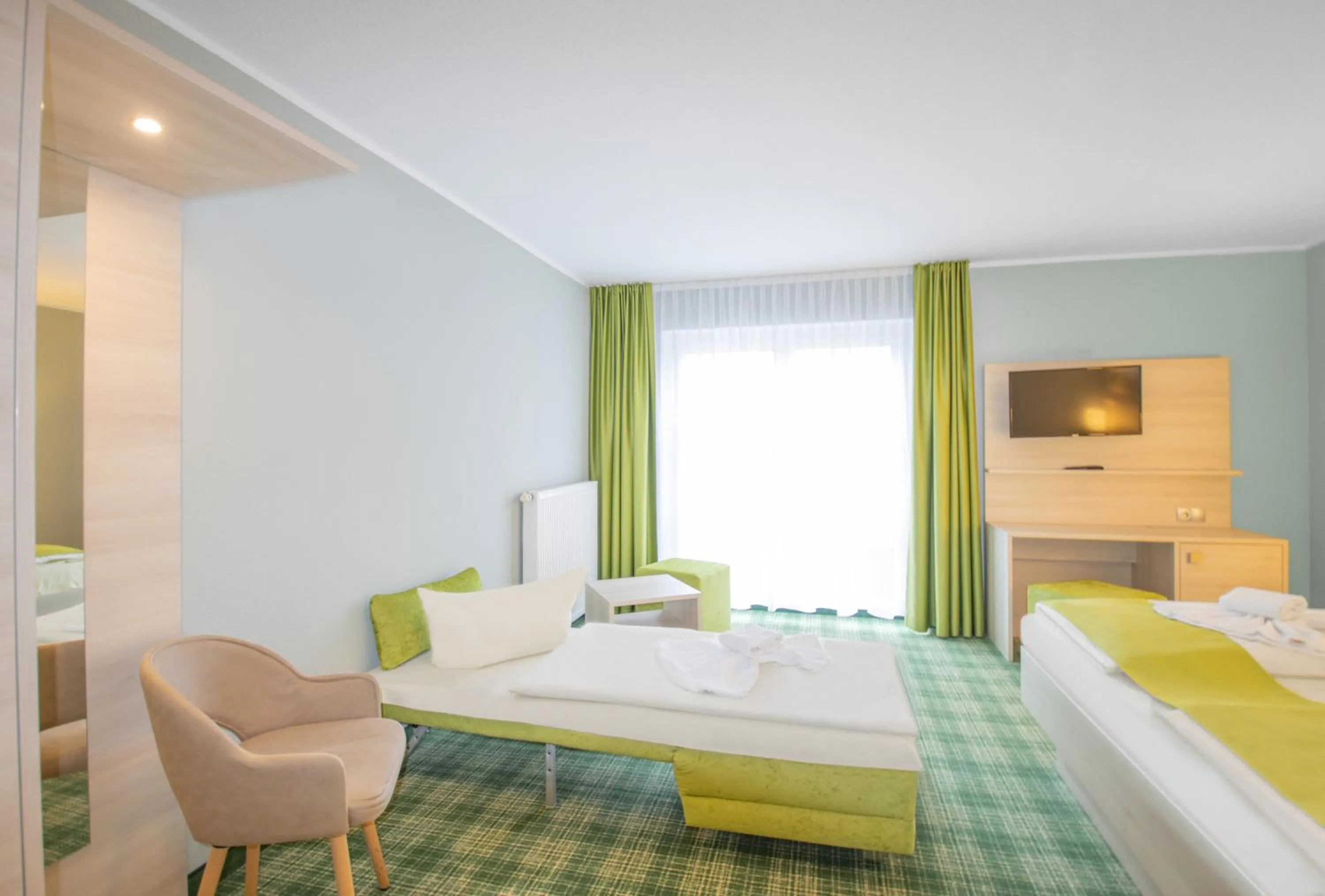 Photo of the whole room, Bed in Inselhotel Poel