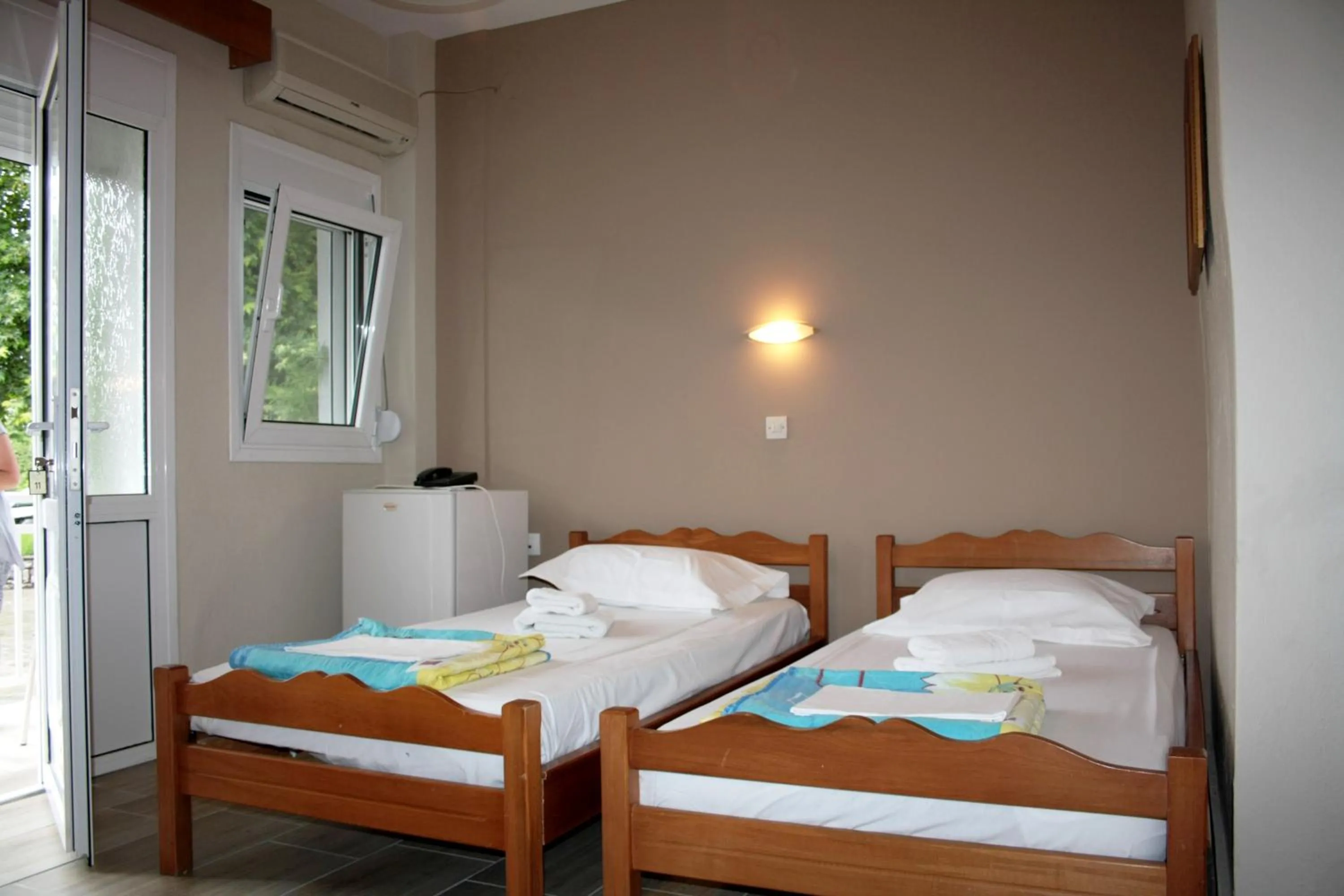 Twin Room with Mountain View - single occupancy in Ενοικιαζόμενα Δωμάτια Ενιπεύς- Rooms Enipeas