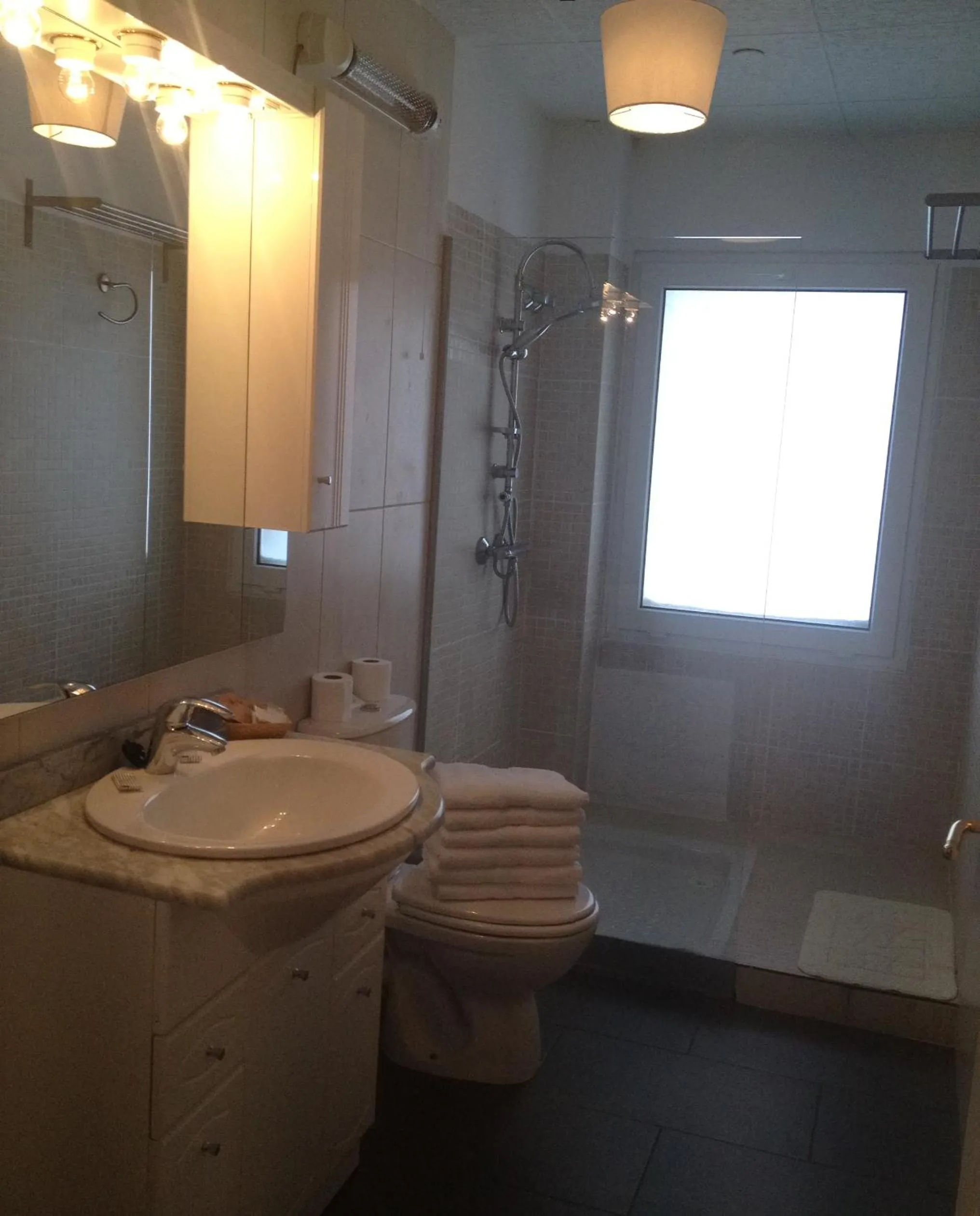 Bathroom in Hotel Roc de St Miquel & Apartment