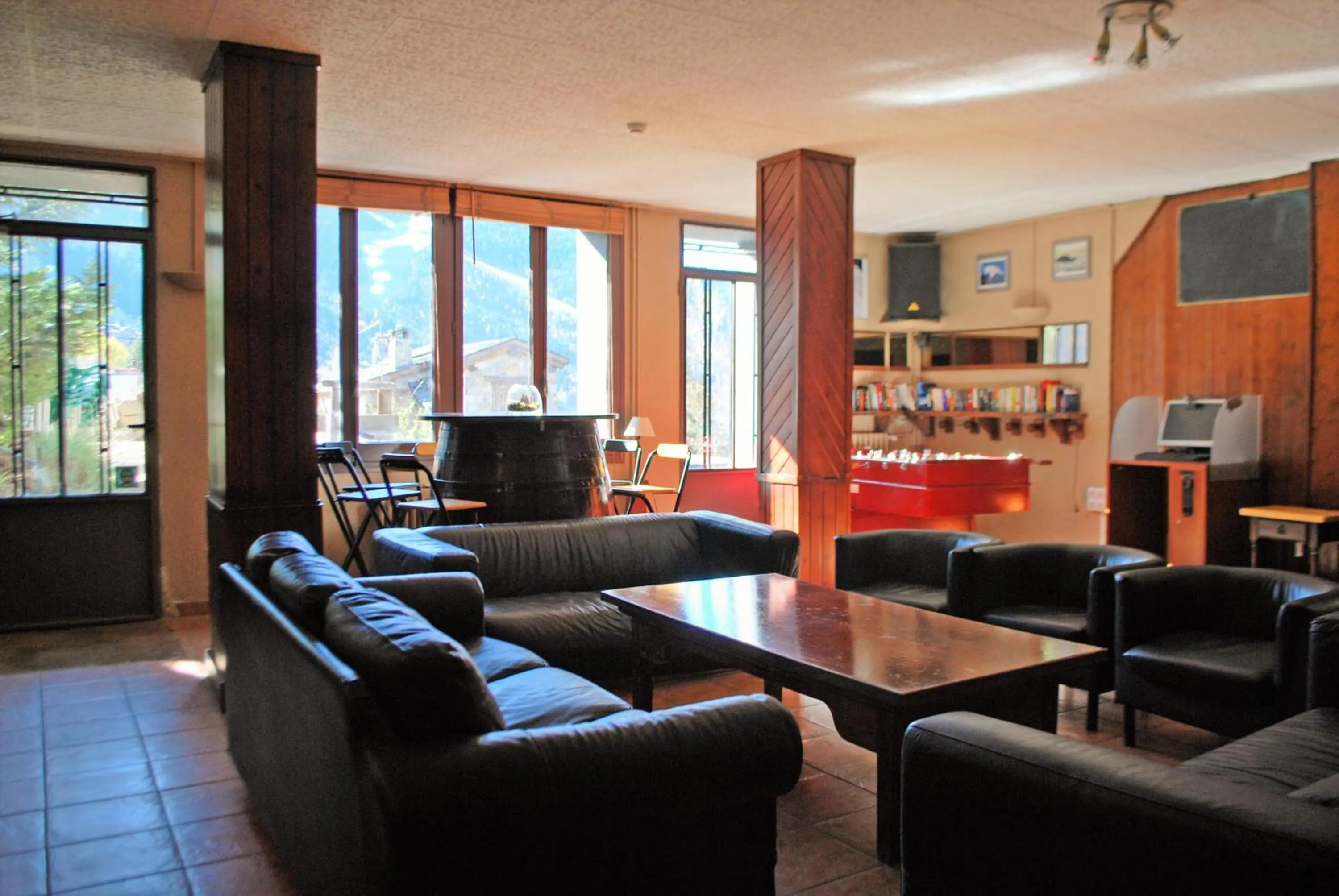 Lounge or bar in Hotel Roc de St Miquel & Apartment