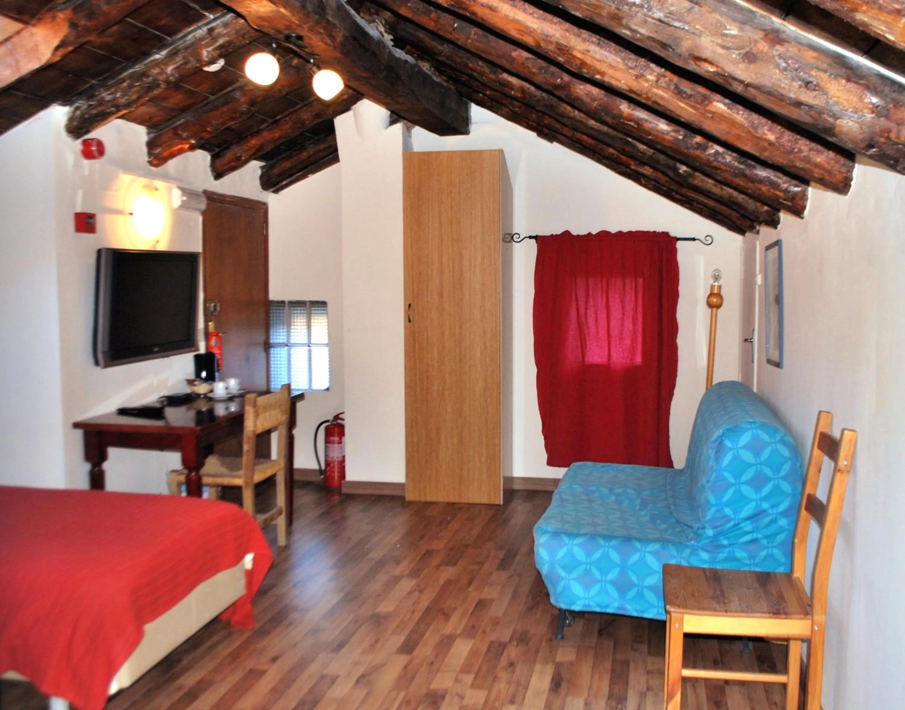 Photo of the whole room, Bed in Hotel Roc de St Miquel & Apartment