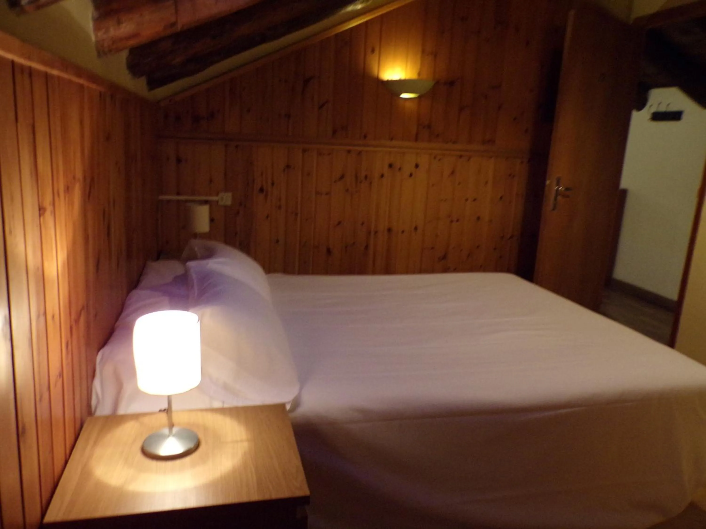 Bedroom, Bed in Hotel Roc de St Miquel & Apartment