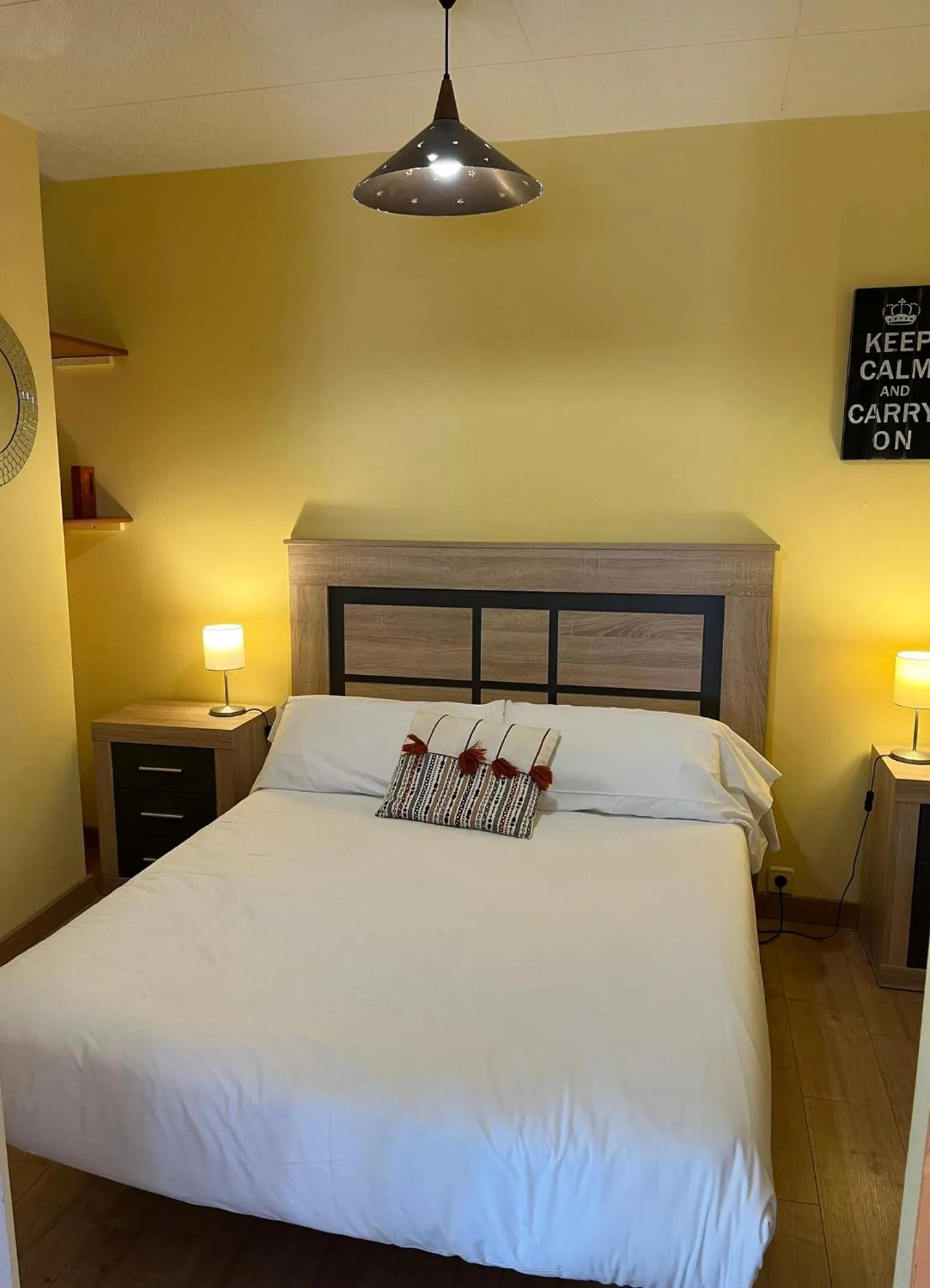 Bedroom, Bed in Hotel Roc de St Miquel & Apartment