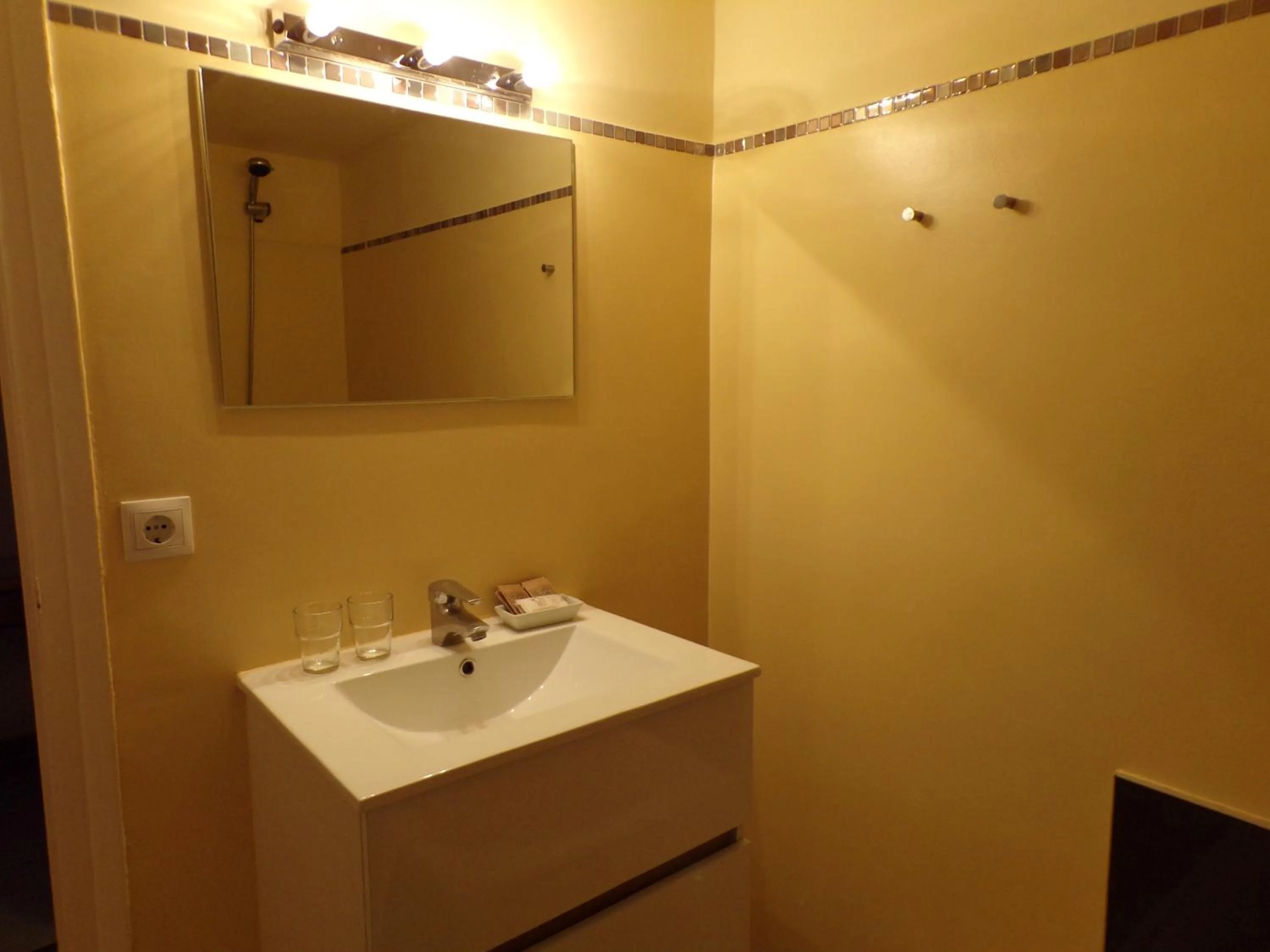 Bathroom in Hotel Roc de St Miquel & Apartment