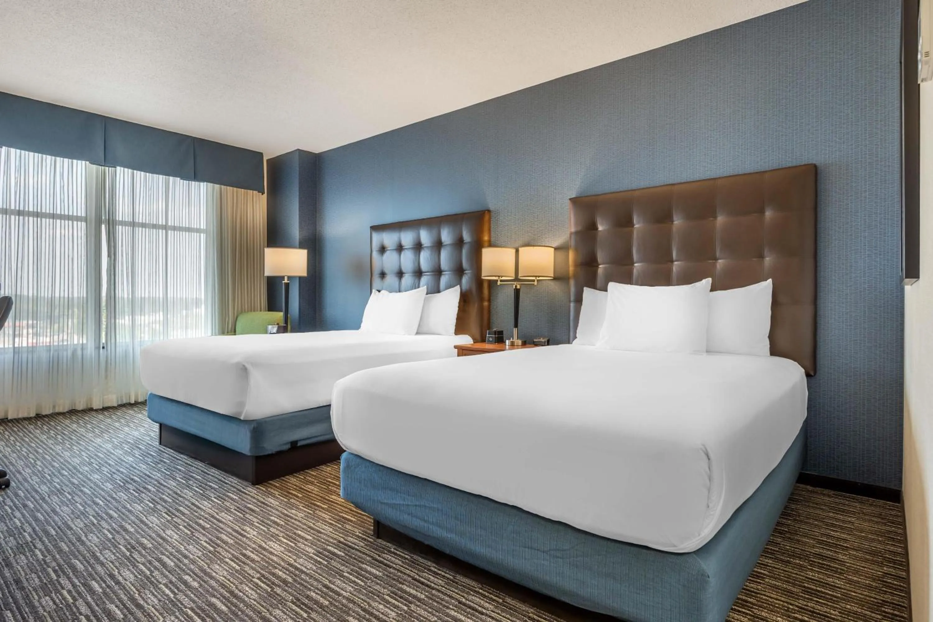 Bedroom, Bed in Drury Plaza Hotel Columbia East