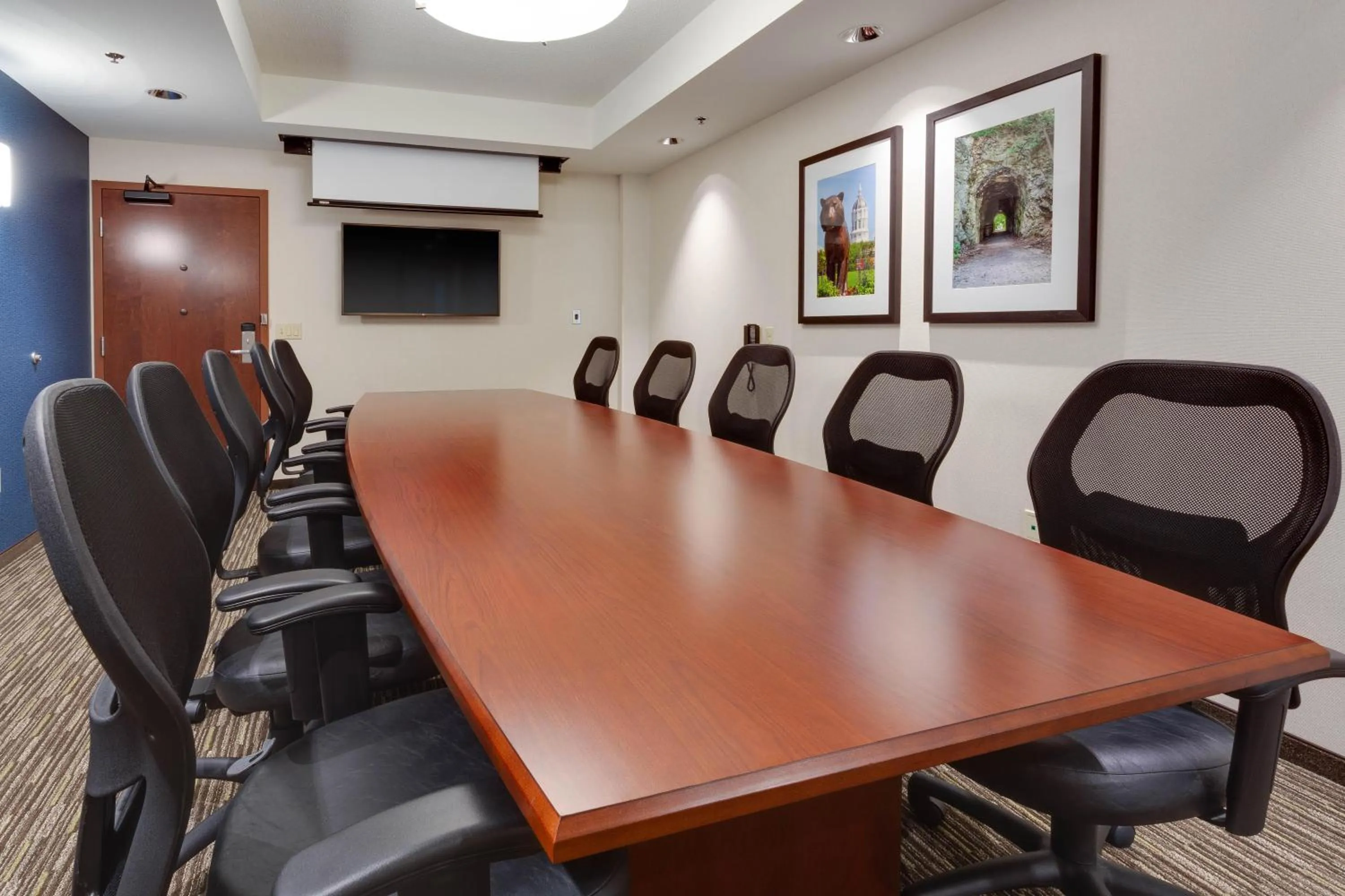 Bedroom in Drury Plaza Hotel Columbia East