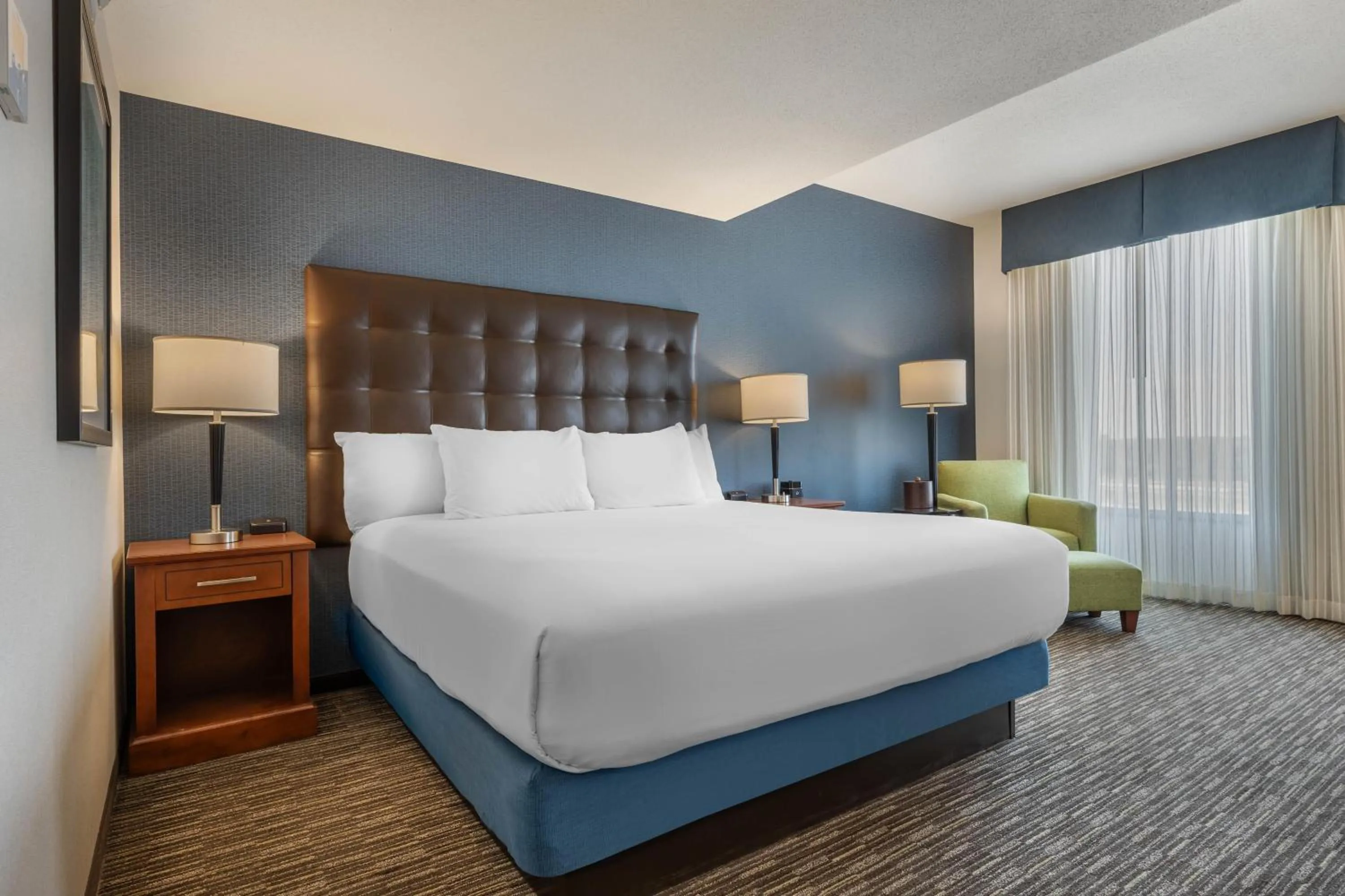 Bedroom, Bed in Drury Plaza Hotel Columbia East