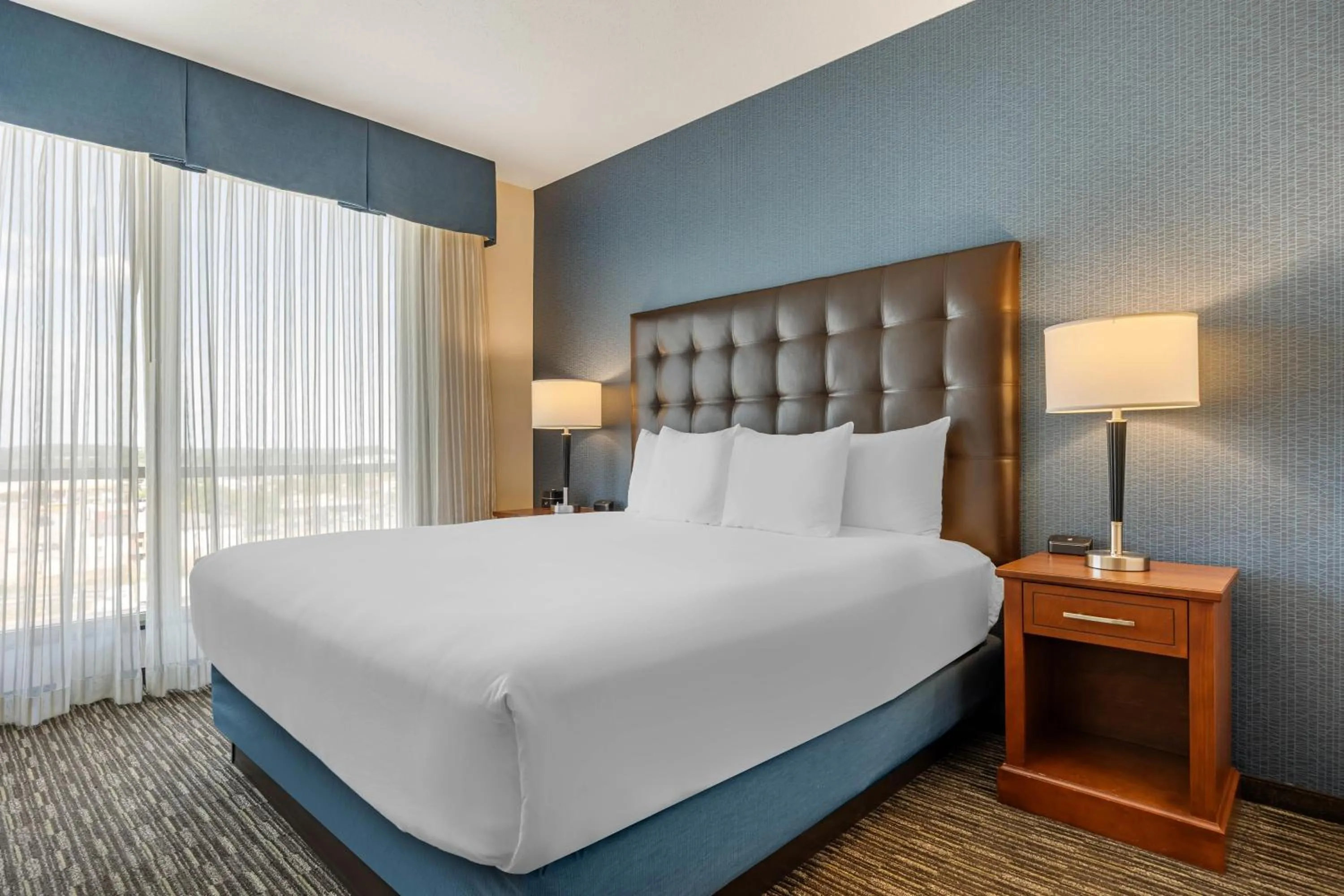 Bedroom, Bed in Drury Plaza Hotel Columbia East