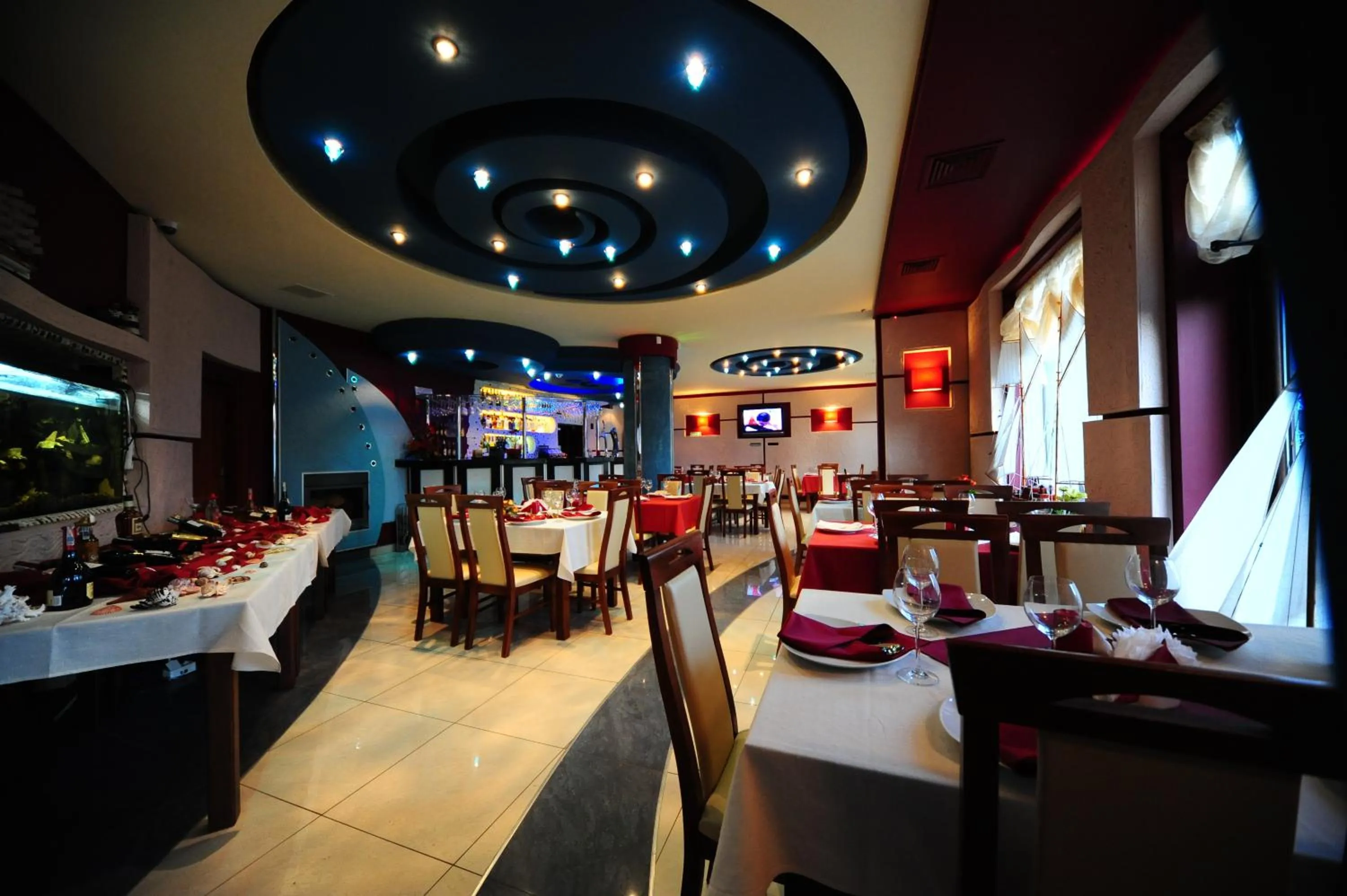 Restaurant/places to eat in Hotel Spinaker