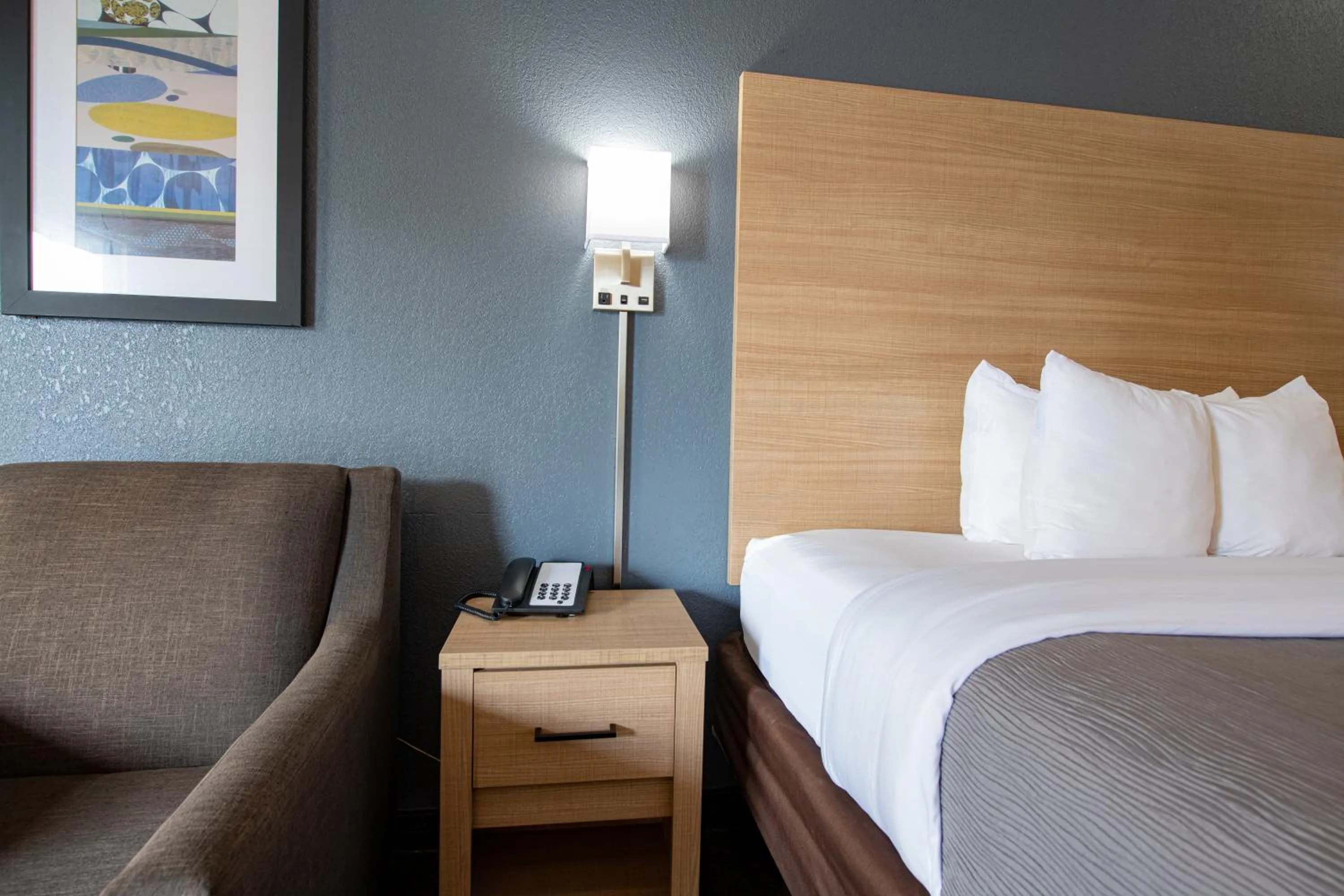 Bedroom, Bed in Quality Inn Monroe