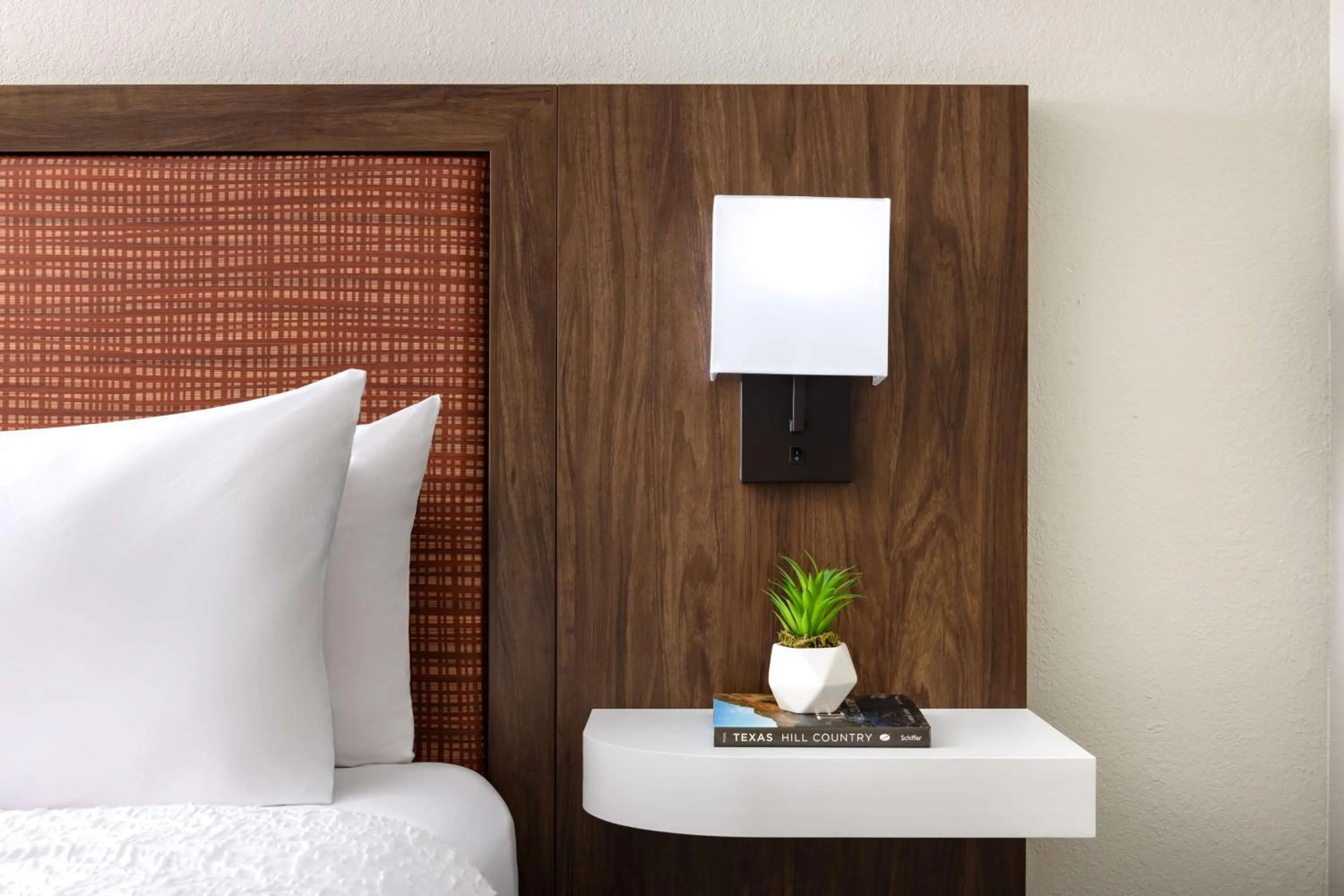 Bed in Hampton Inn Laredo