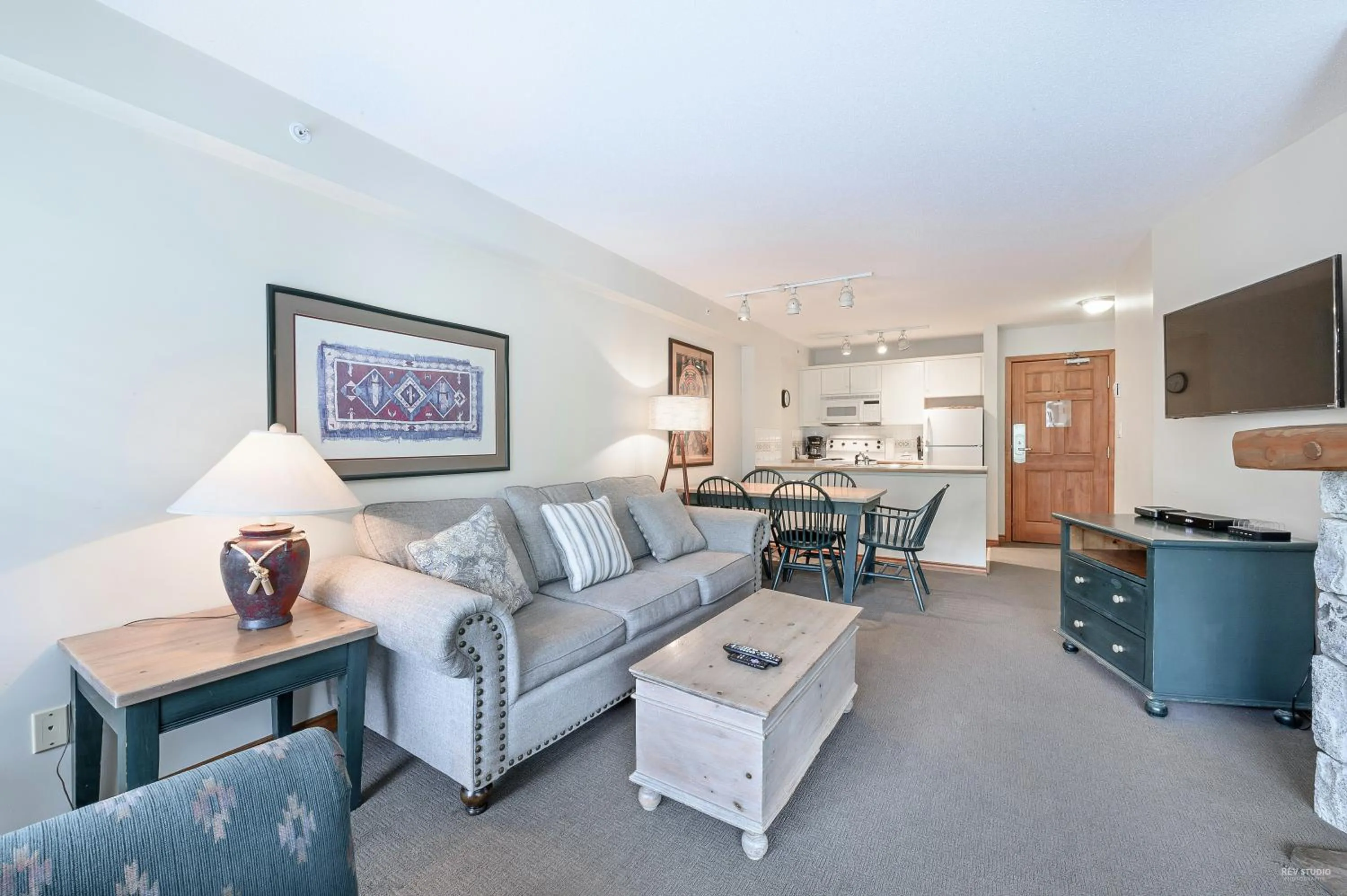 The Best Top Floor Ski-in/Ski-out at the Aspens