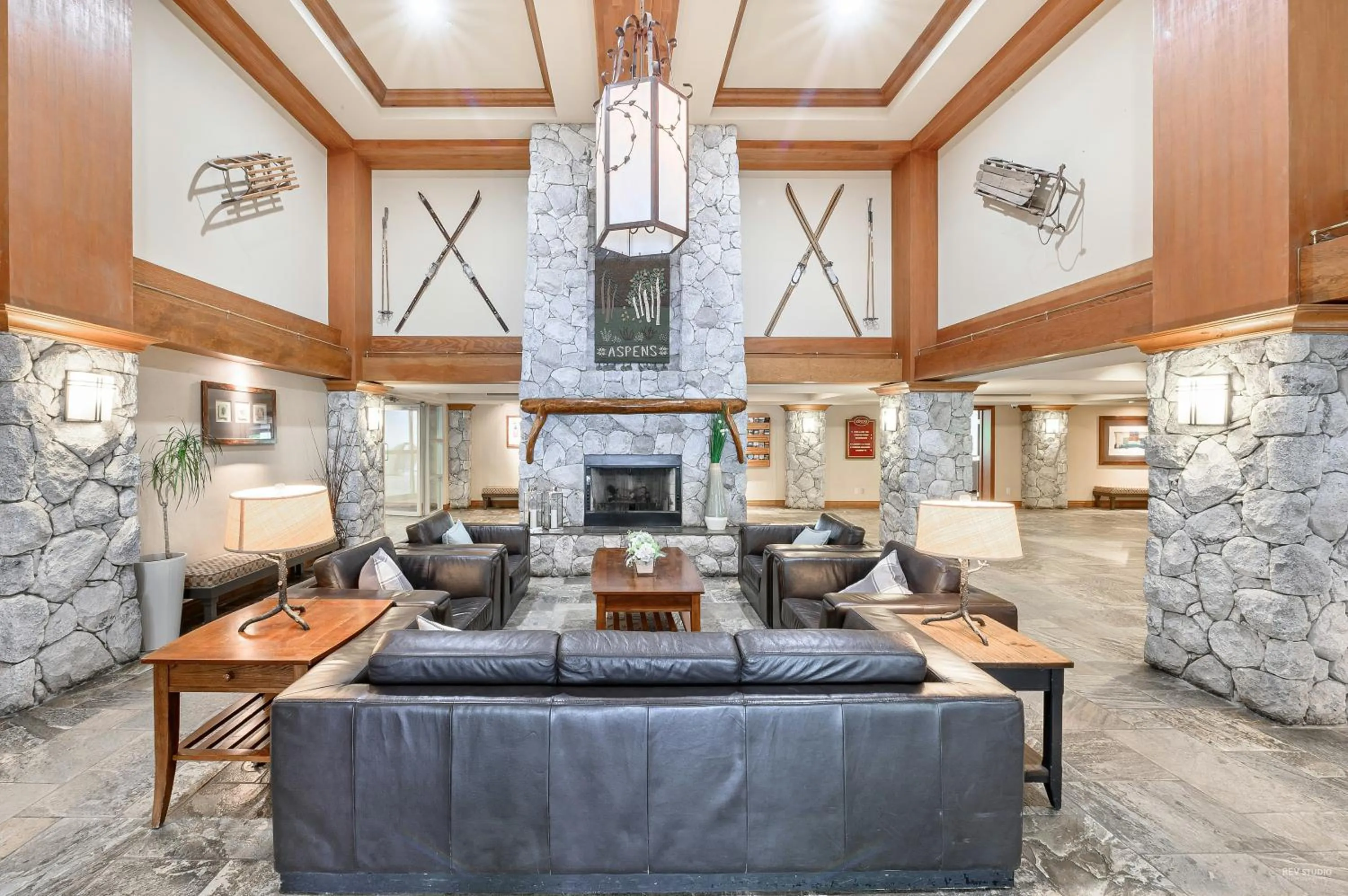 The Best Top Floor Ski-in/Ski-out at the Aspens