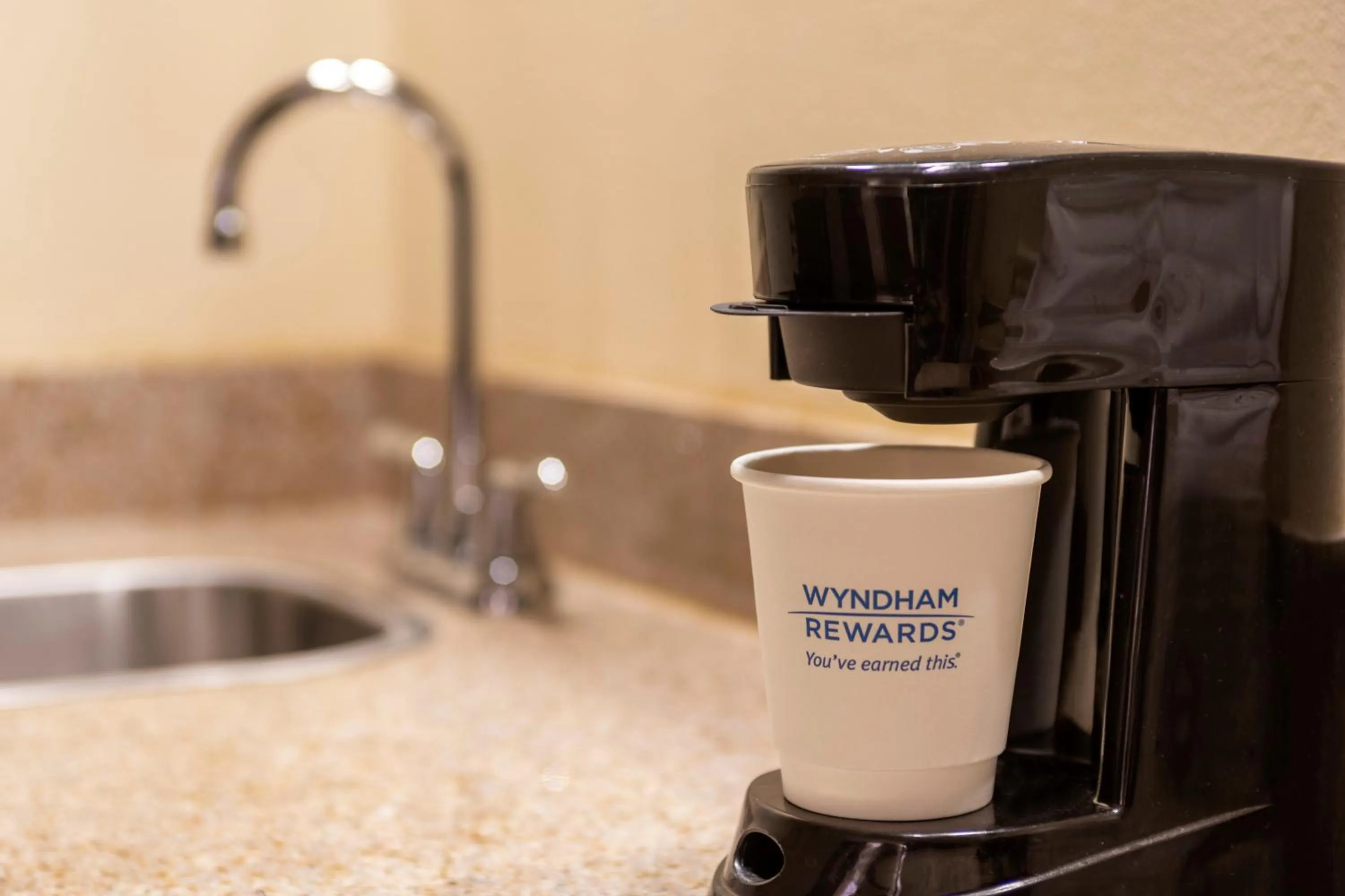 Food and drinks in Baymont by Wyndham Augusta West