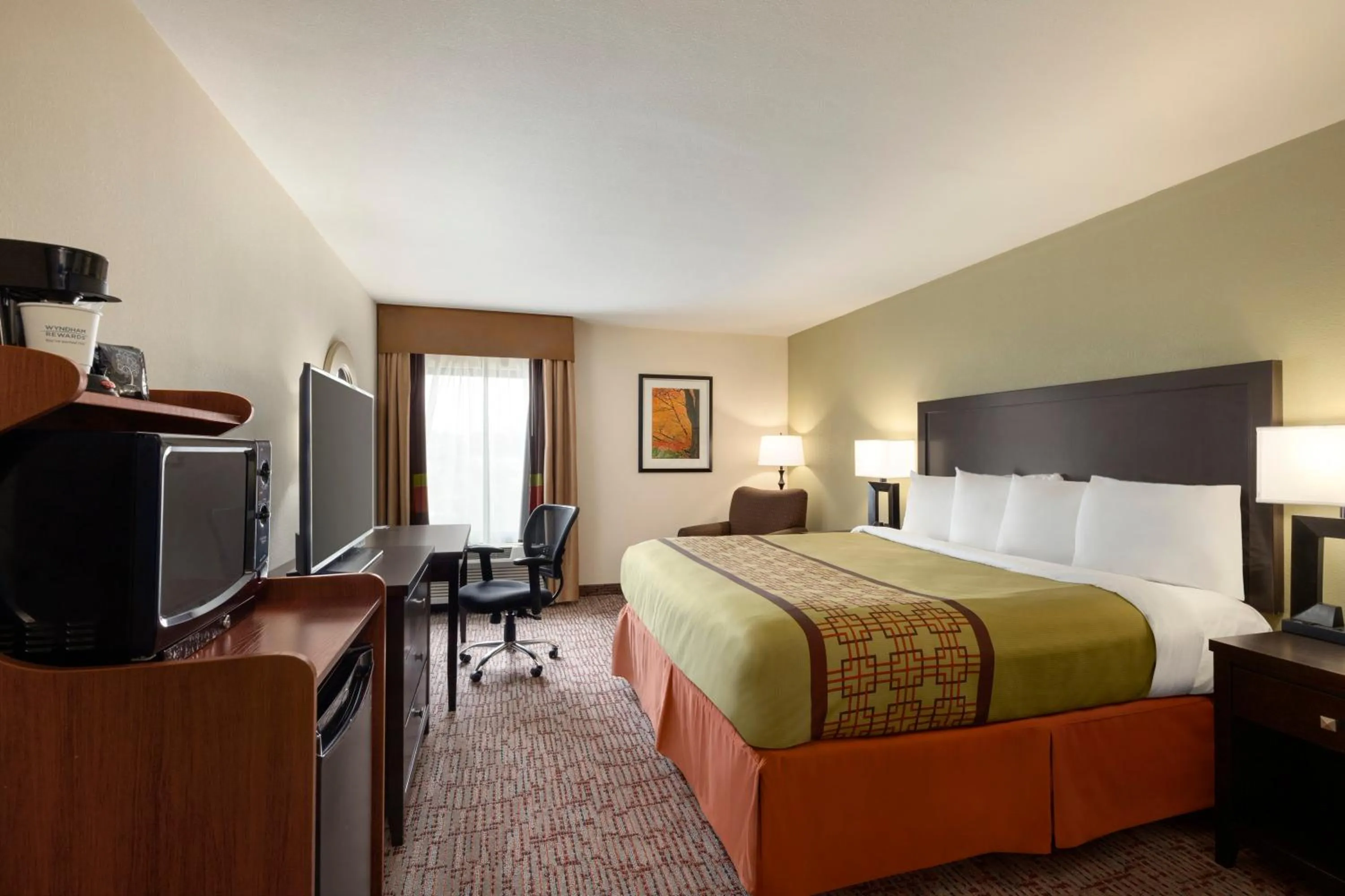 Photo of the whole room, Bed in Baymont by Wyndham Augusta West