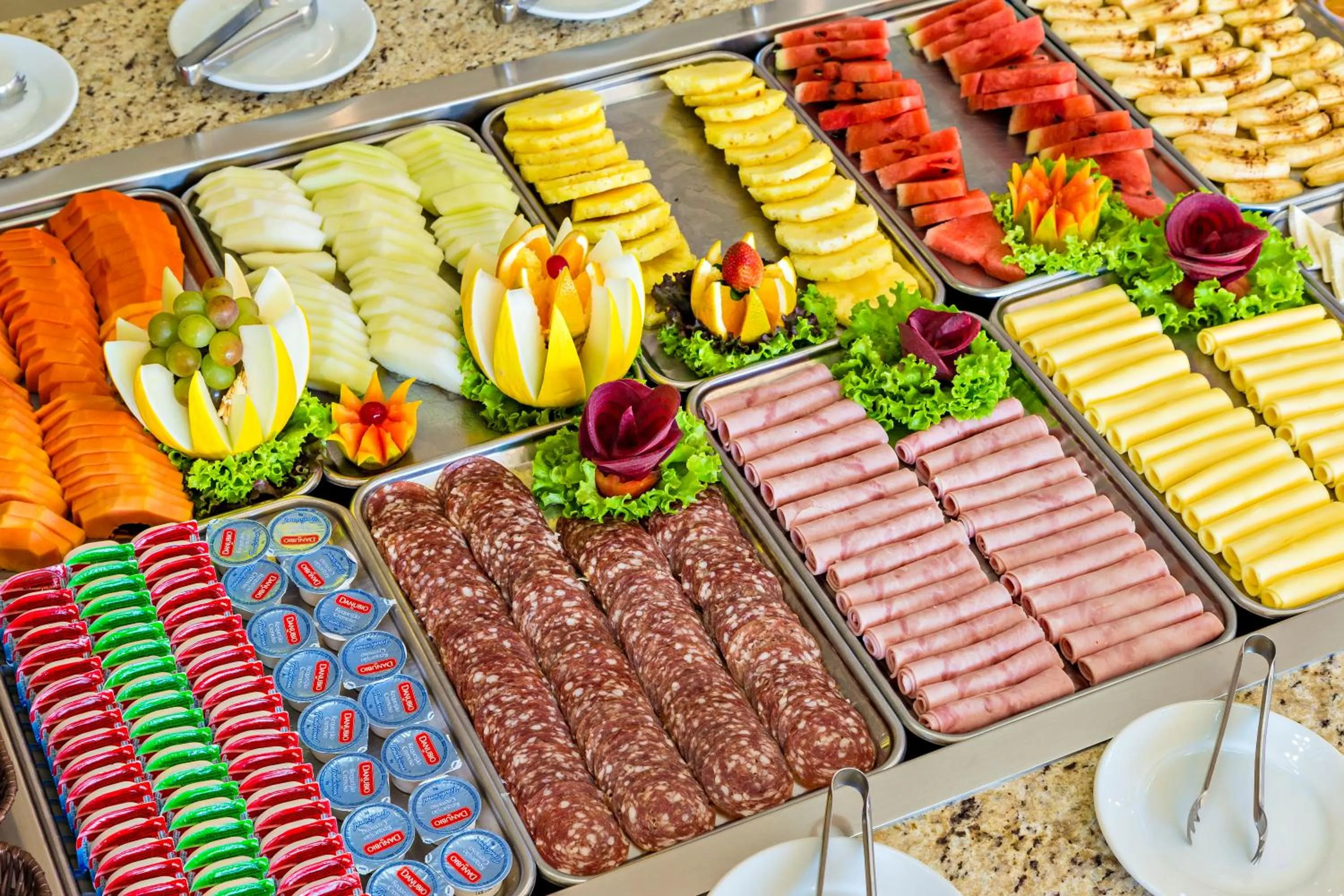 Food and drinks in Hotel Thomasi Express