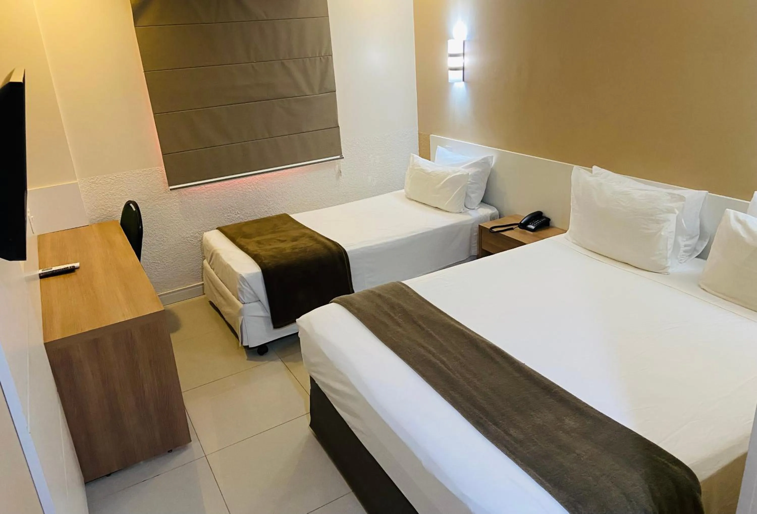 Bedroom, Bed in Hotel Thomasi Express