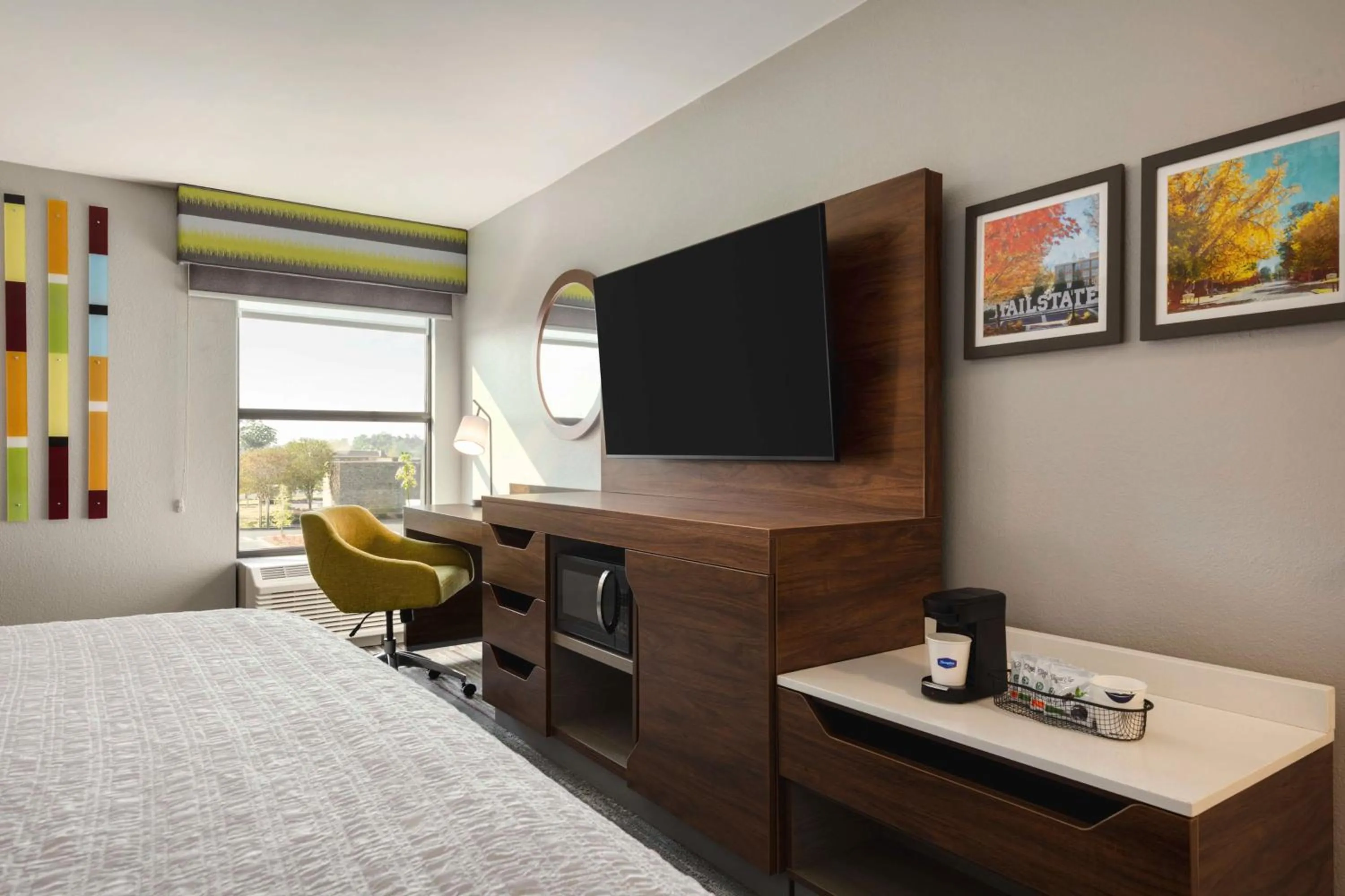 Bedroom, Bed in Hampton Inn Starkville