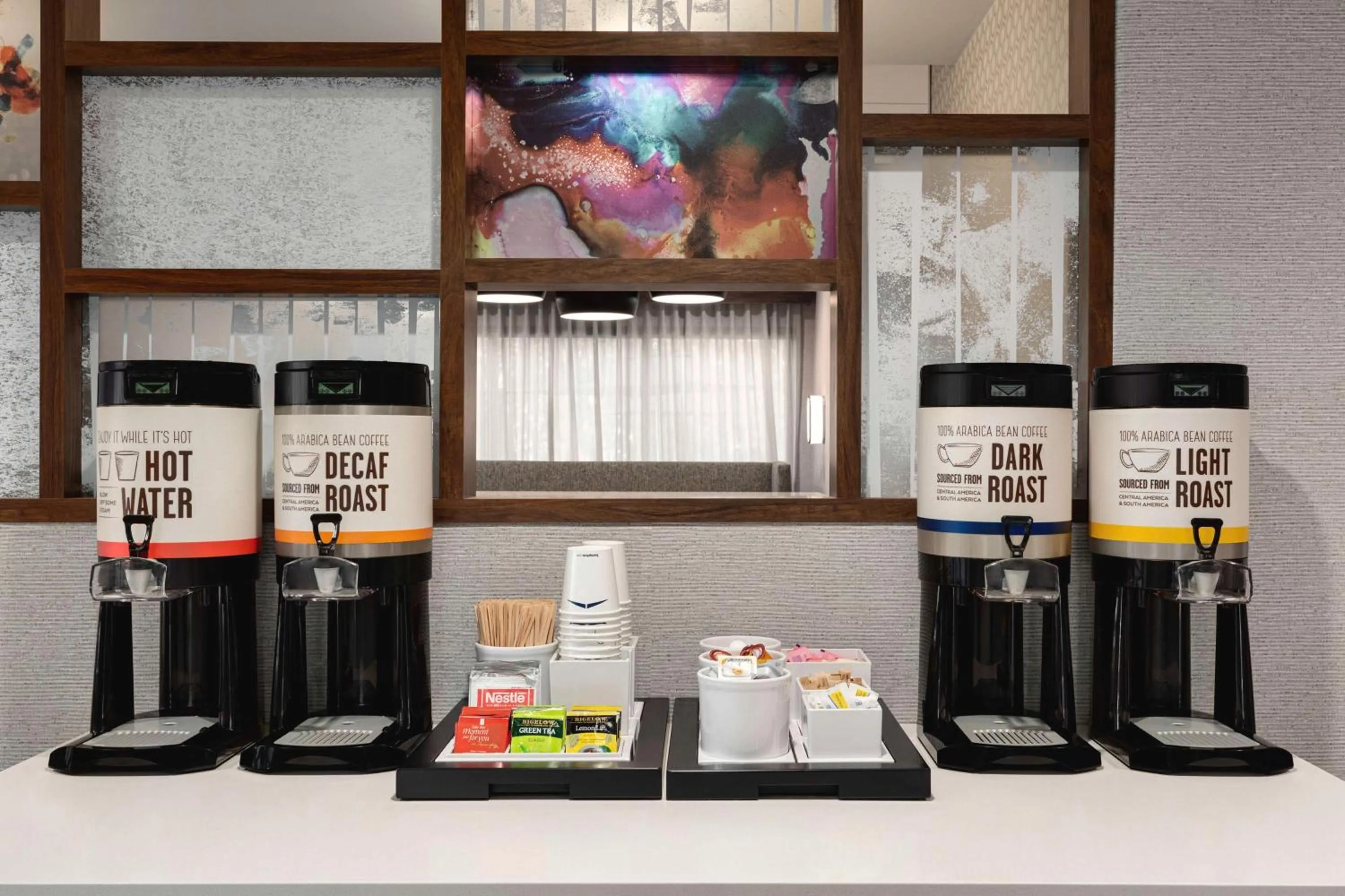 Dining area in Hampton Inn Starkville