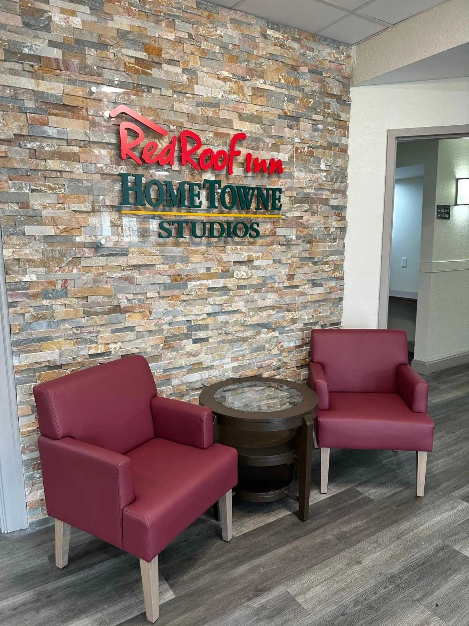 Lobby or reception in Red Roof Inn Richmond, VA - W Broad St