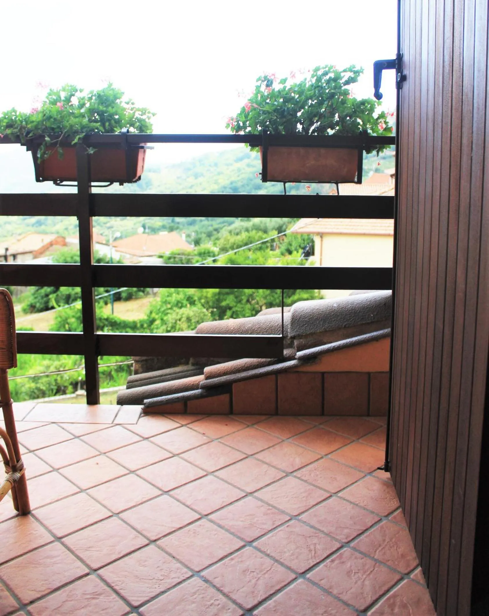 Balcony/Terrace in mansarda fiorita