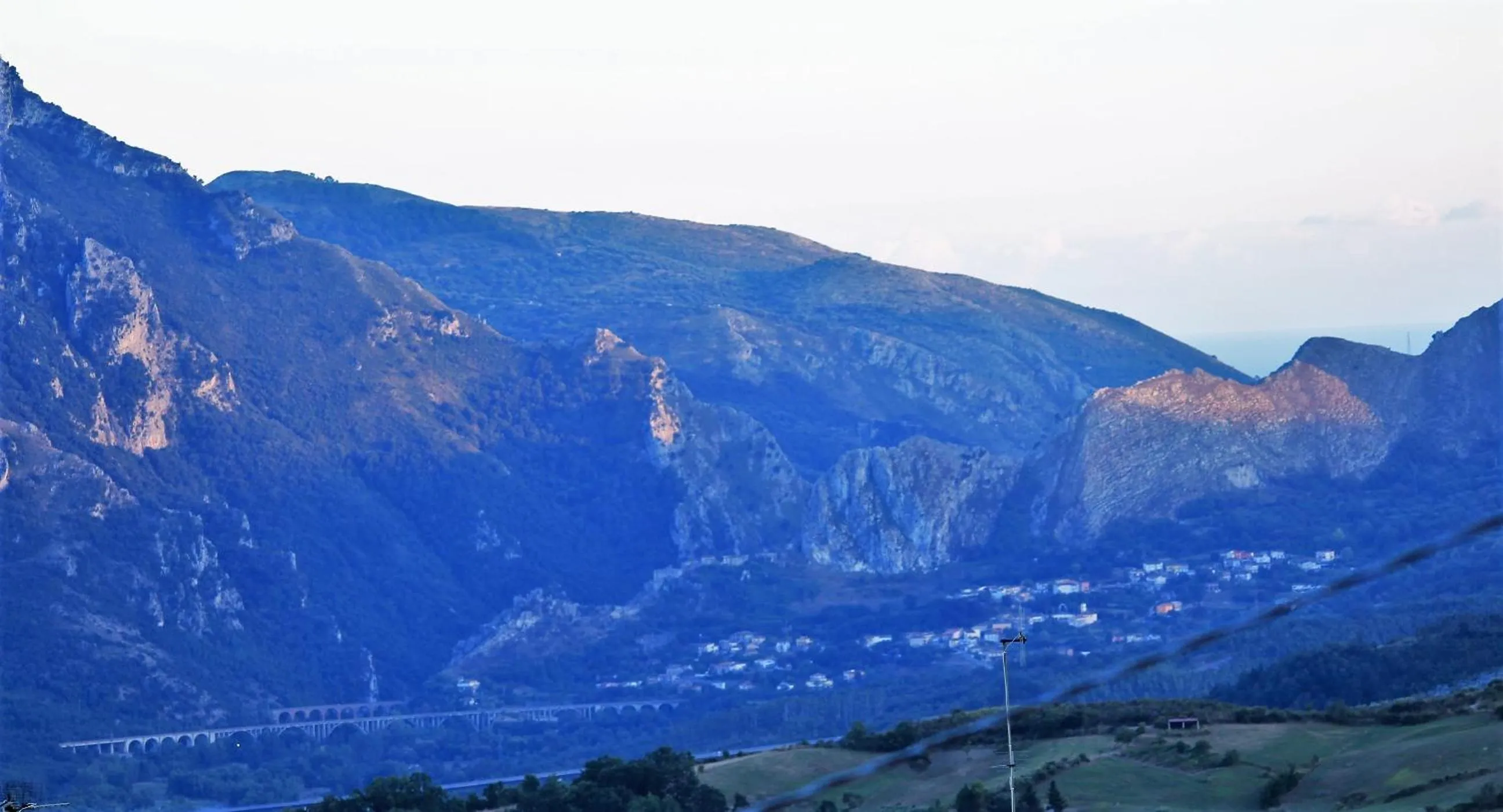 Natural landscape in mansarda fiorita