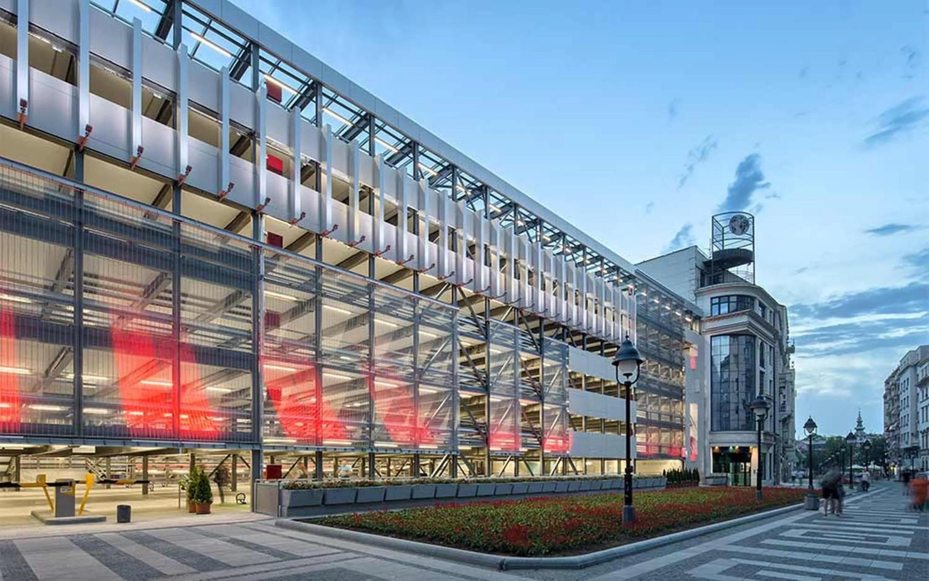 Parking in Hotel Marshal Garni