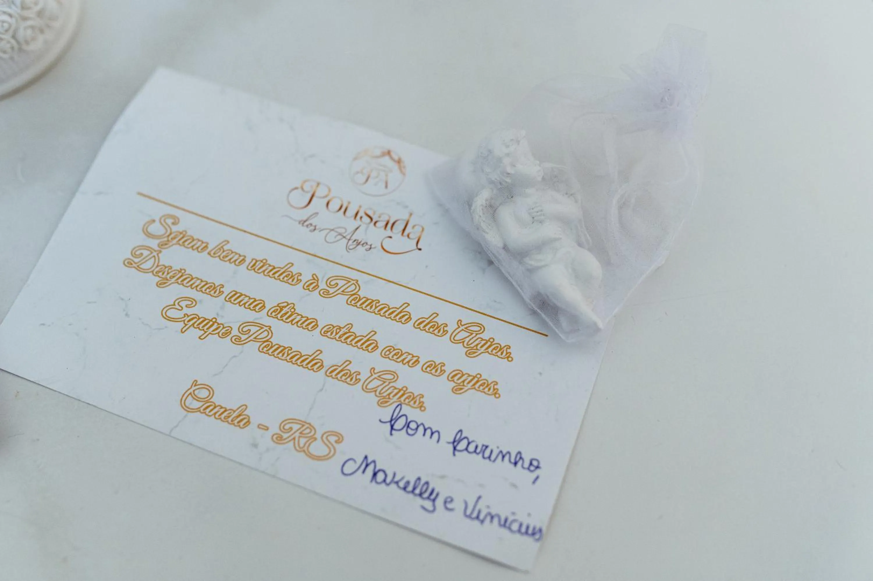 Text overlay in Pousada dos Anjos