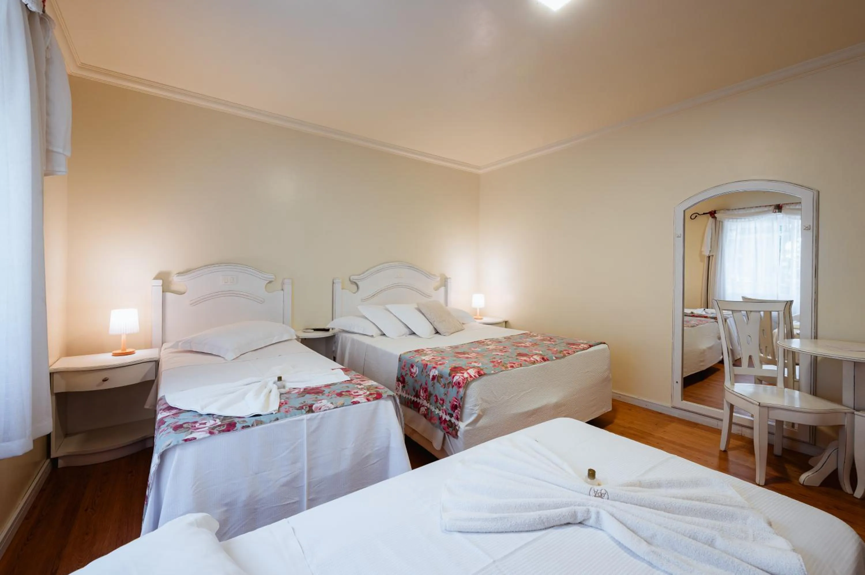 Photo of the whole room, Bed in Pousada dos Anjos