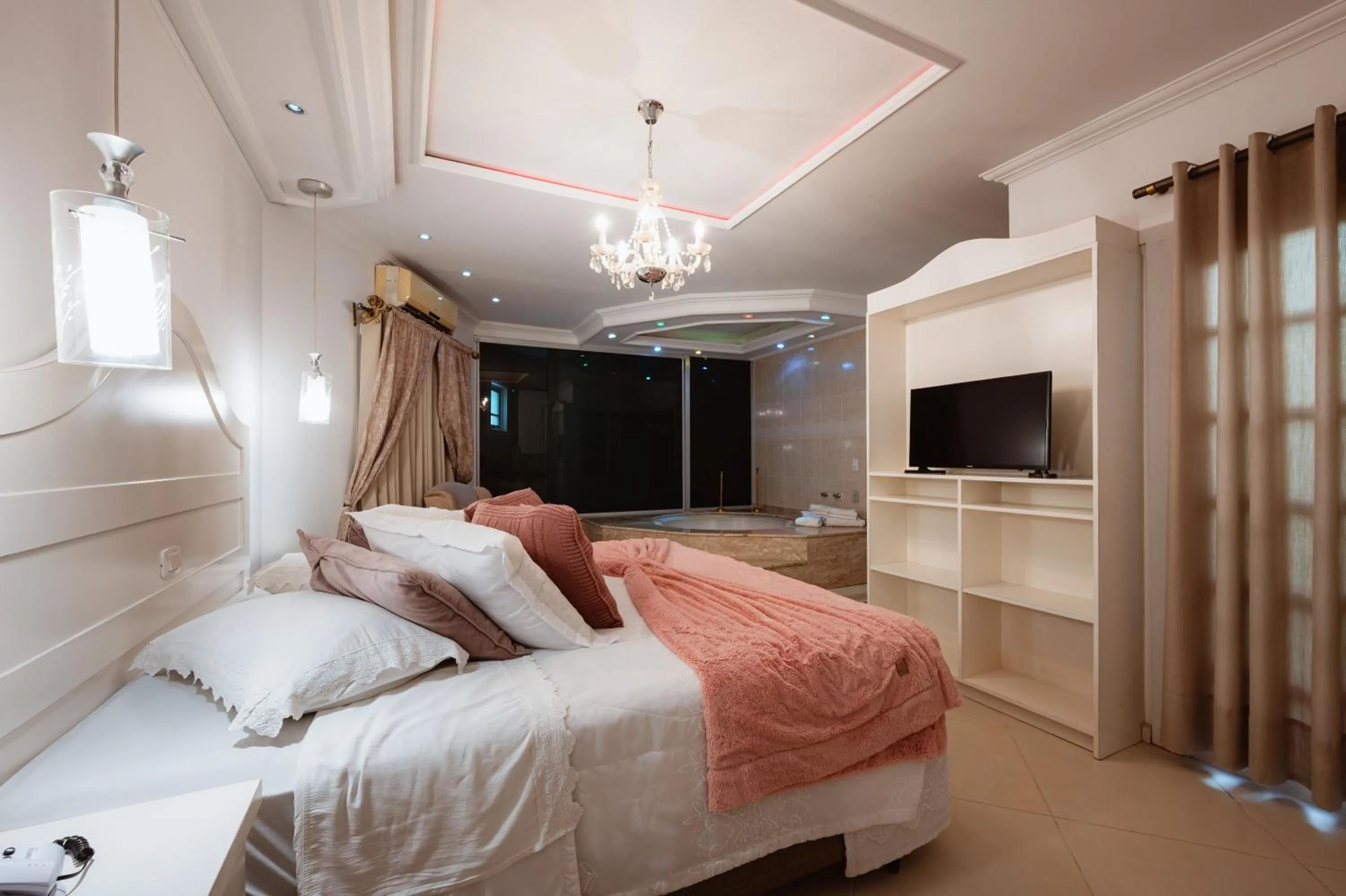 Photo of the whole room, Bed in Pousada dos Anjos