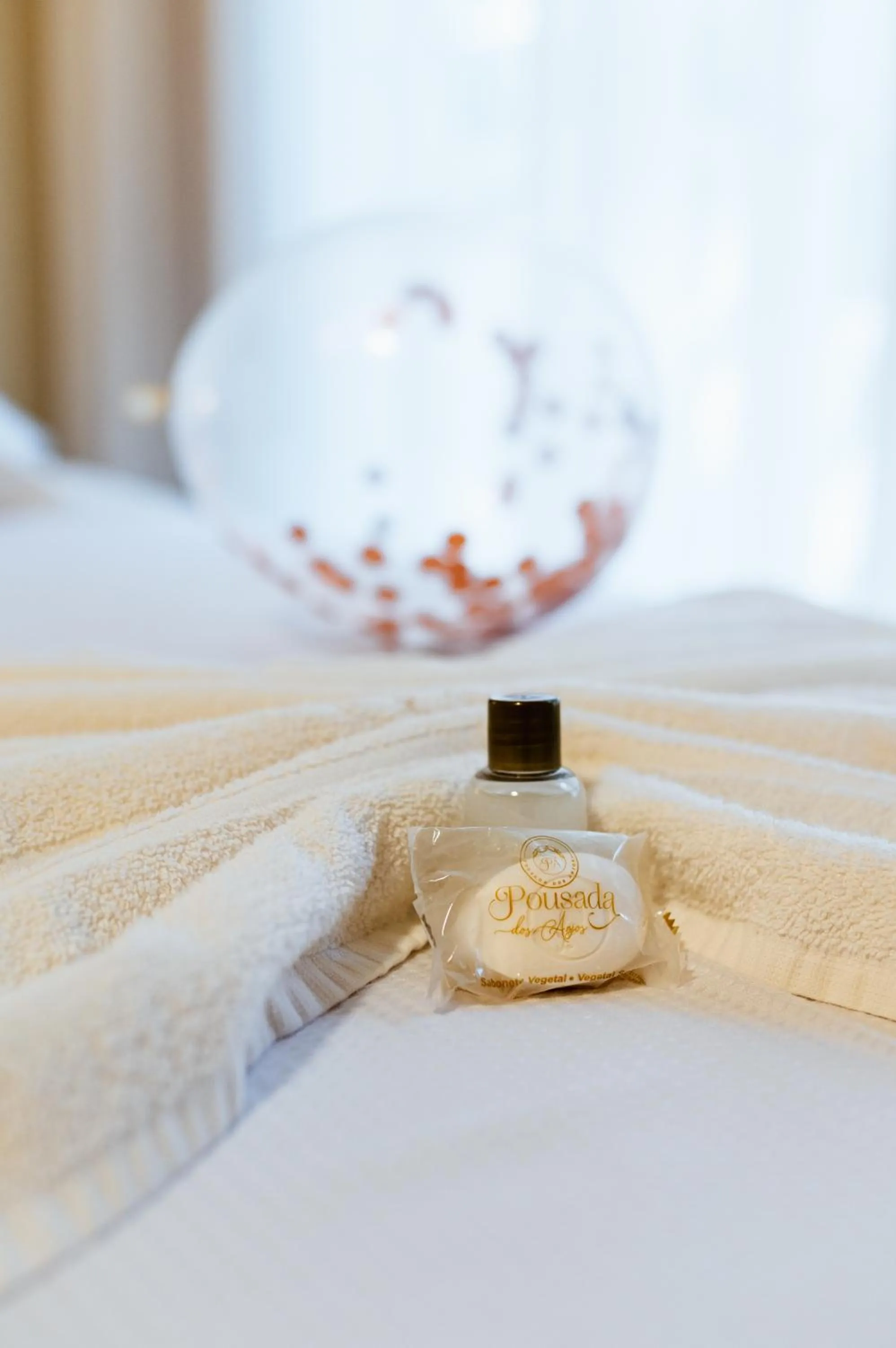 towels, Bed in Pousada dos Anjos