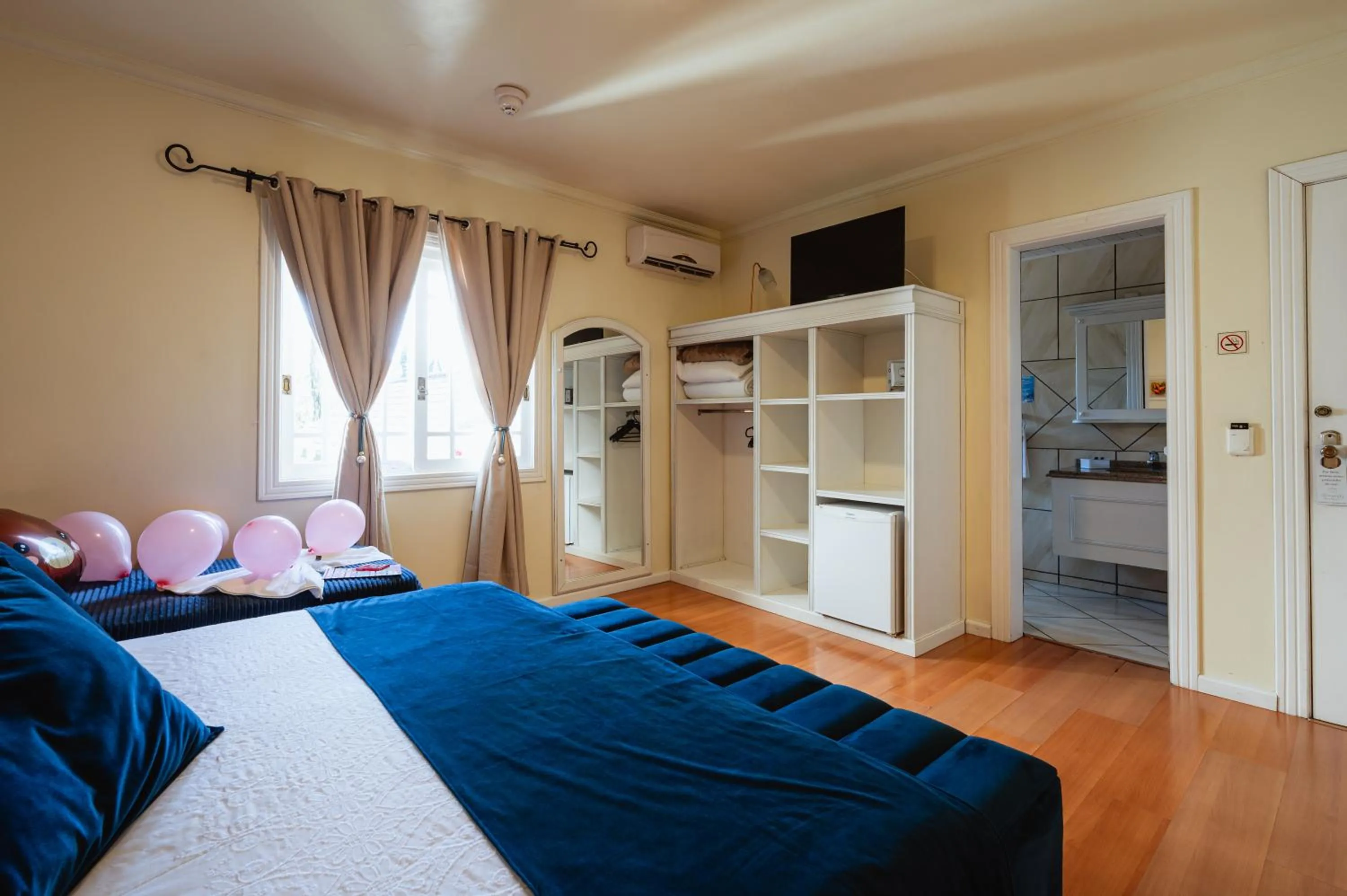 Photo of the whole room, Bed in Pousada dos Anjos