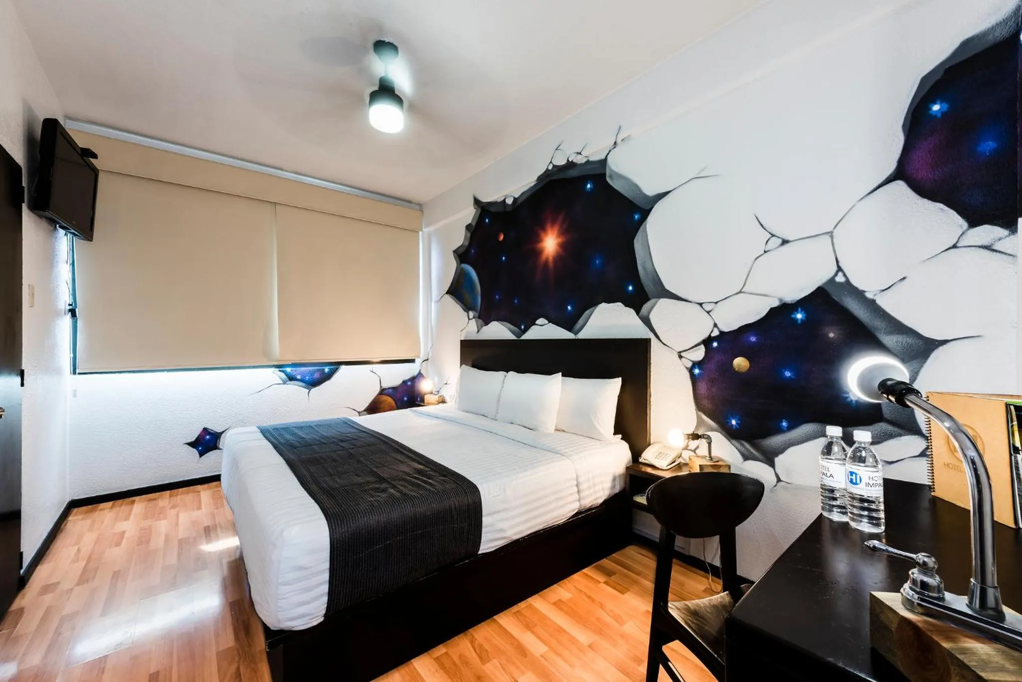 Photo of the whole room, Bed in Hi Hotel Impala Queretaro