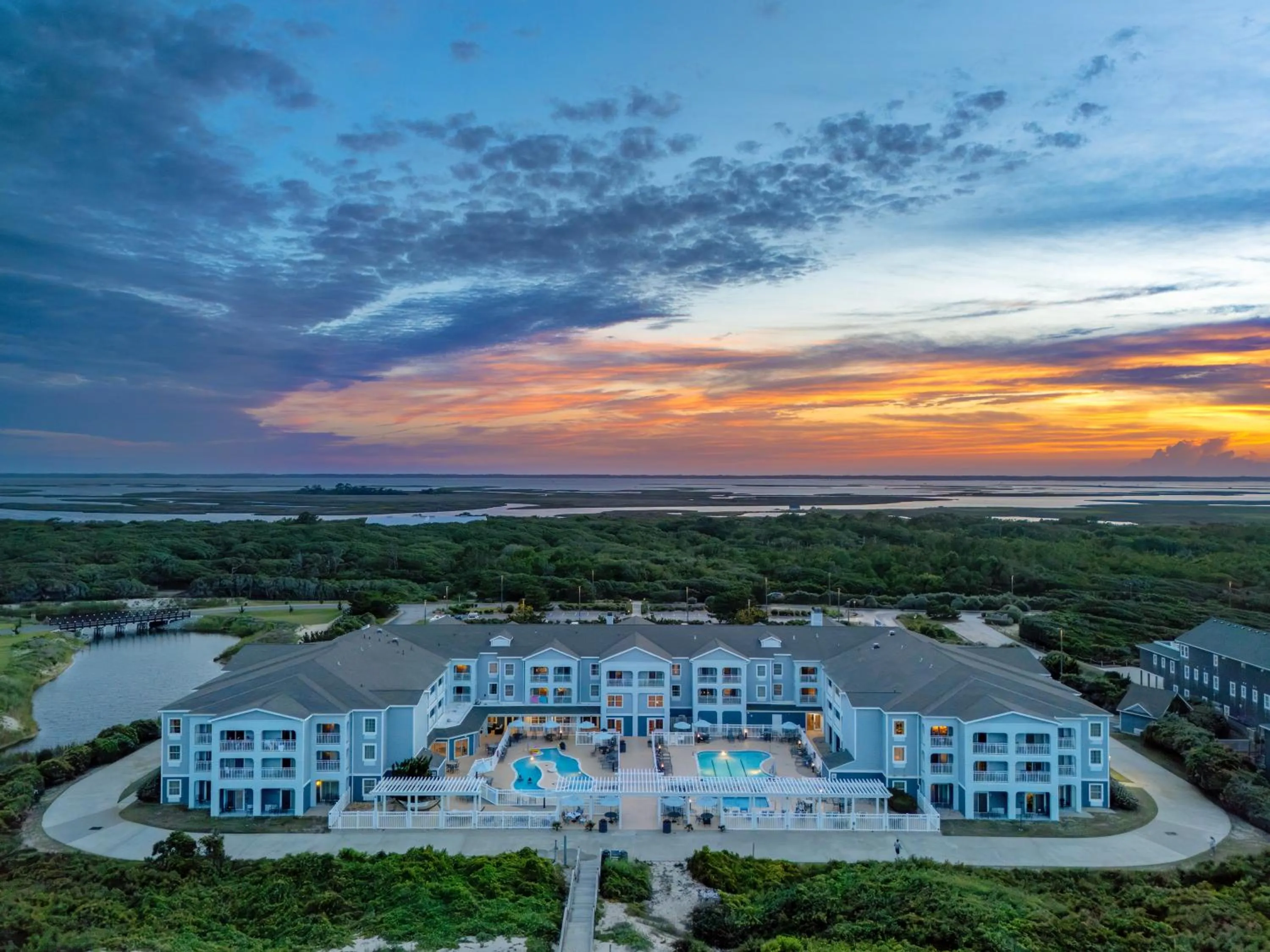 Property building in Hampton Inn & Suites Outer Banks/Corolla