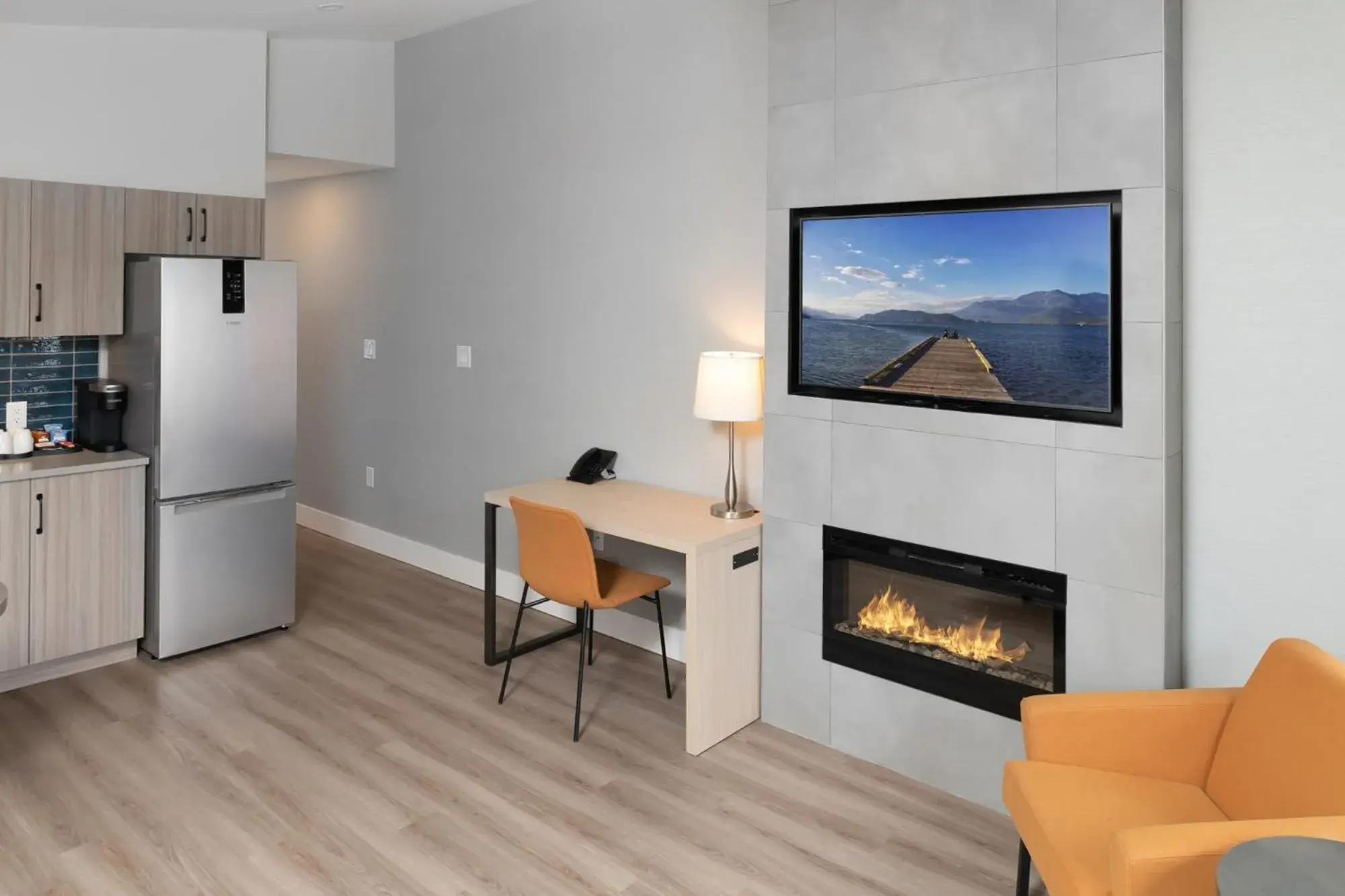 Junior Suite with Mountain View in Harrison Beach Hotel Junior Suite with Mountain View in Harrison Beach Hotel