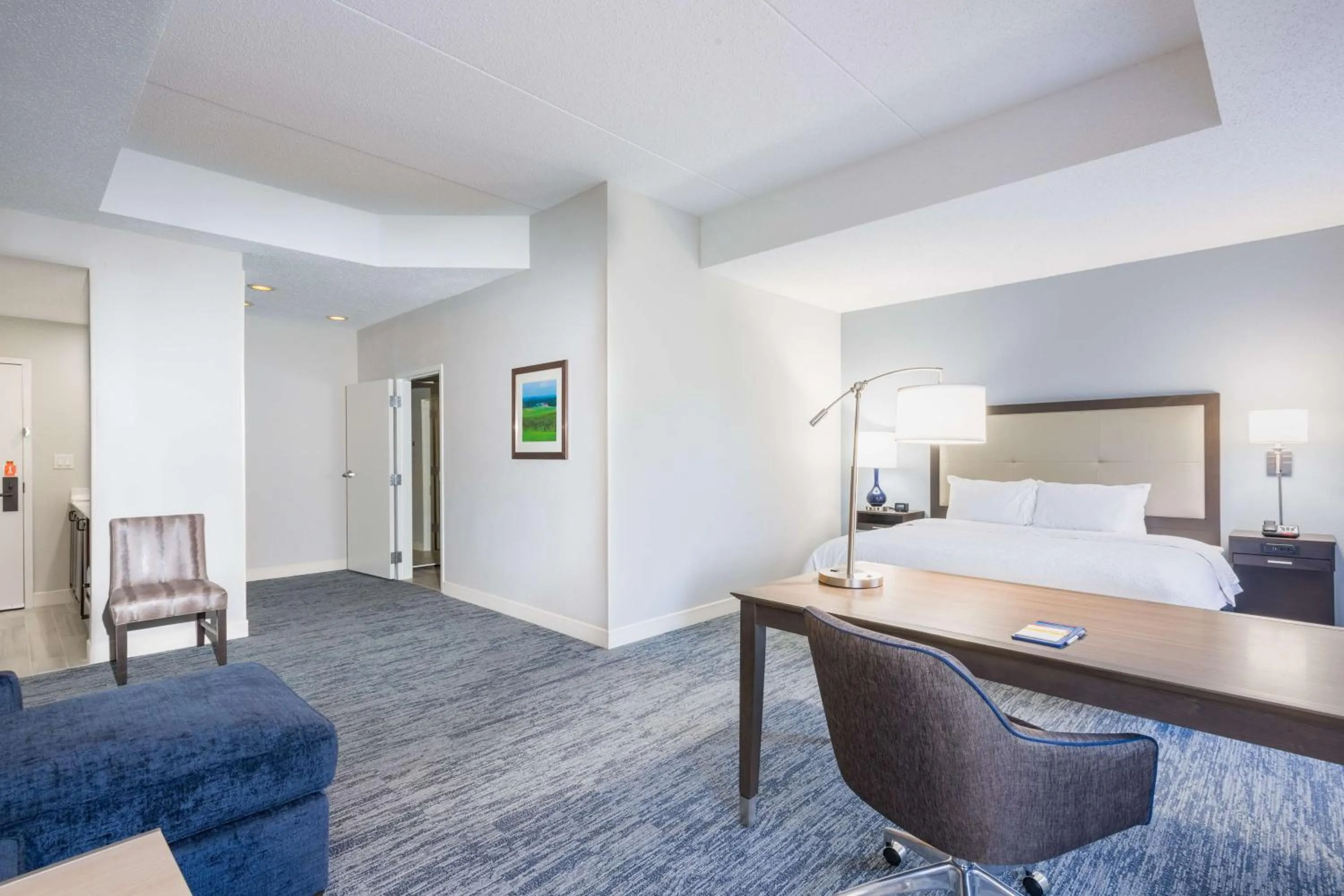 Bedroom in Hampton Inn Mount Airy