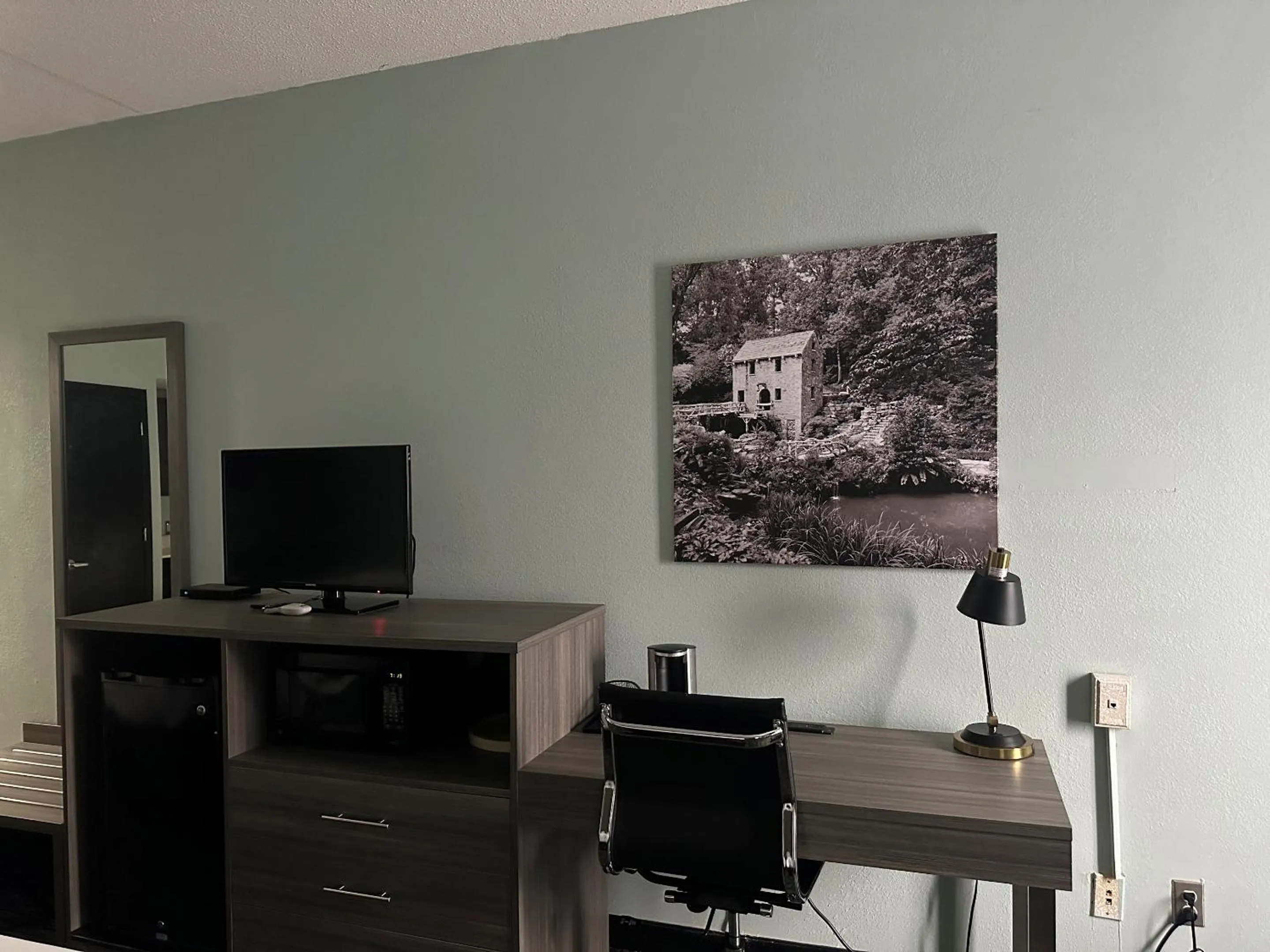 room service in Wingate by Wyndham North Little Rock