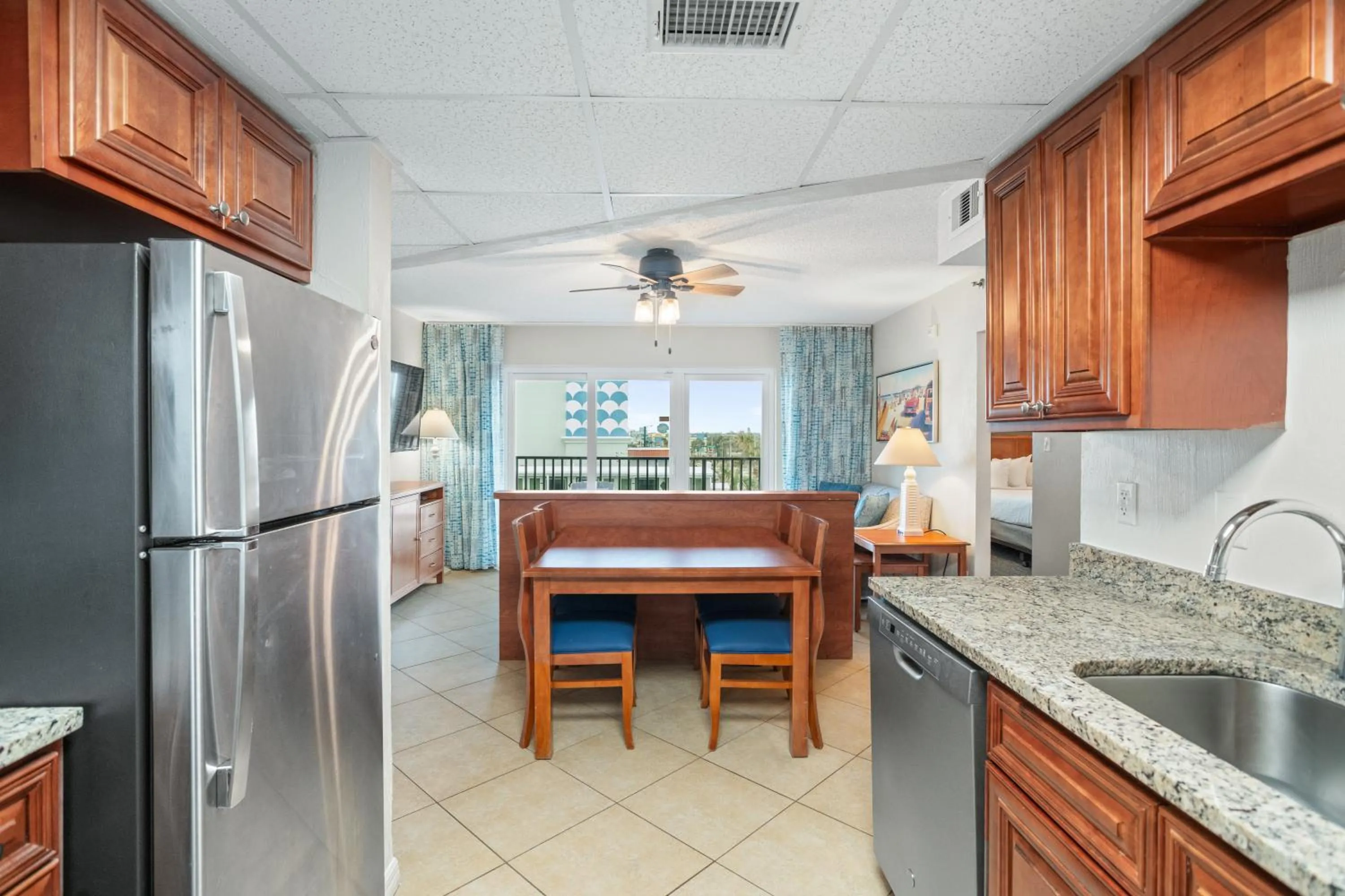 Kitchen or kitchenette in Tropic Sun Towers