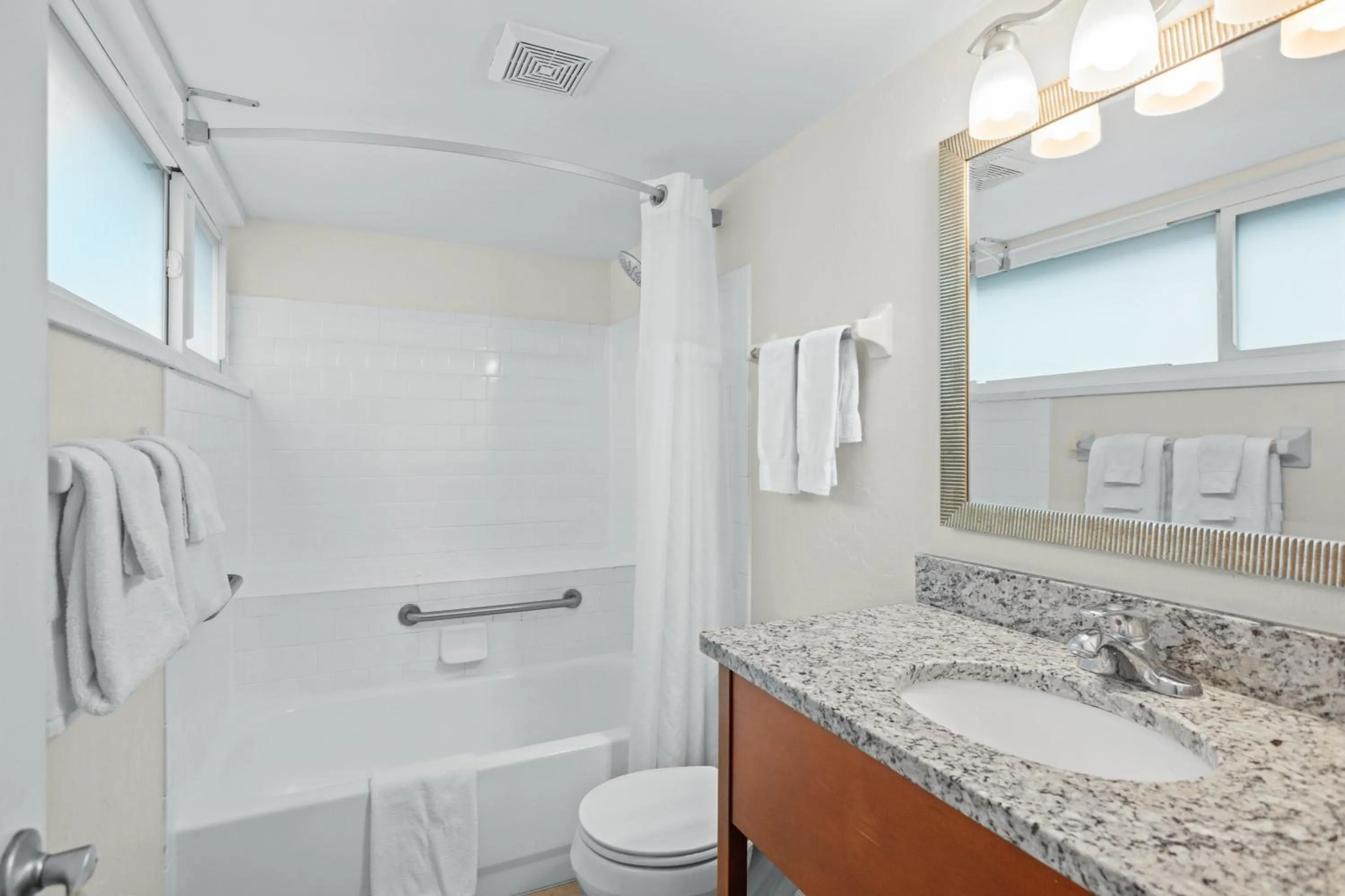 Shower in Tropic Sun Towers