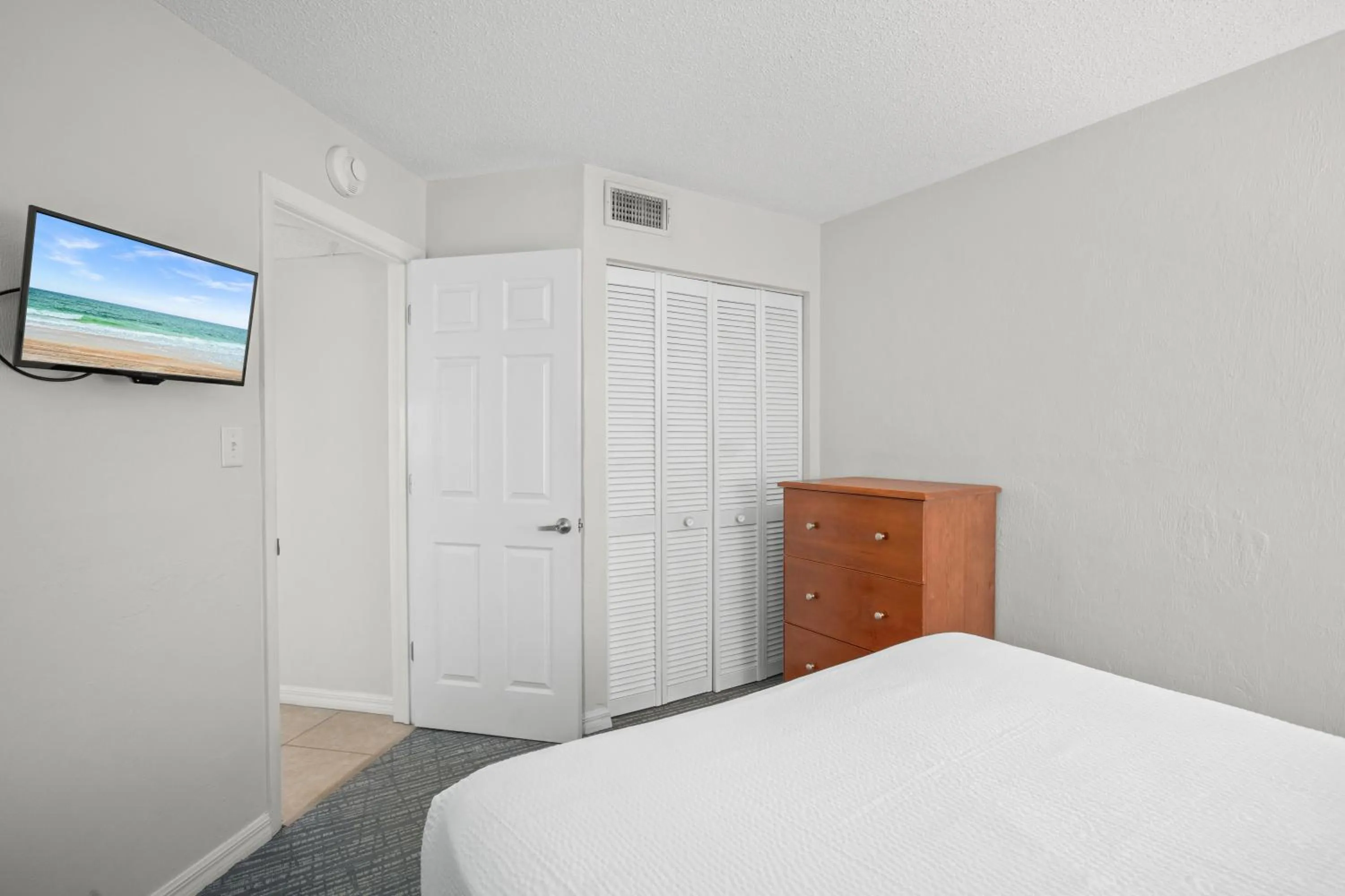 Bed in Tropic Sun Towers