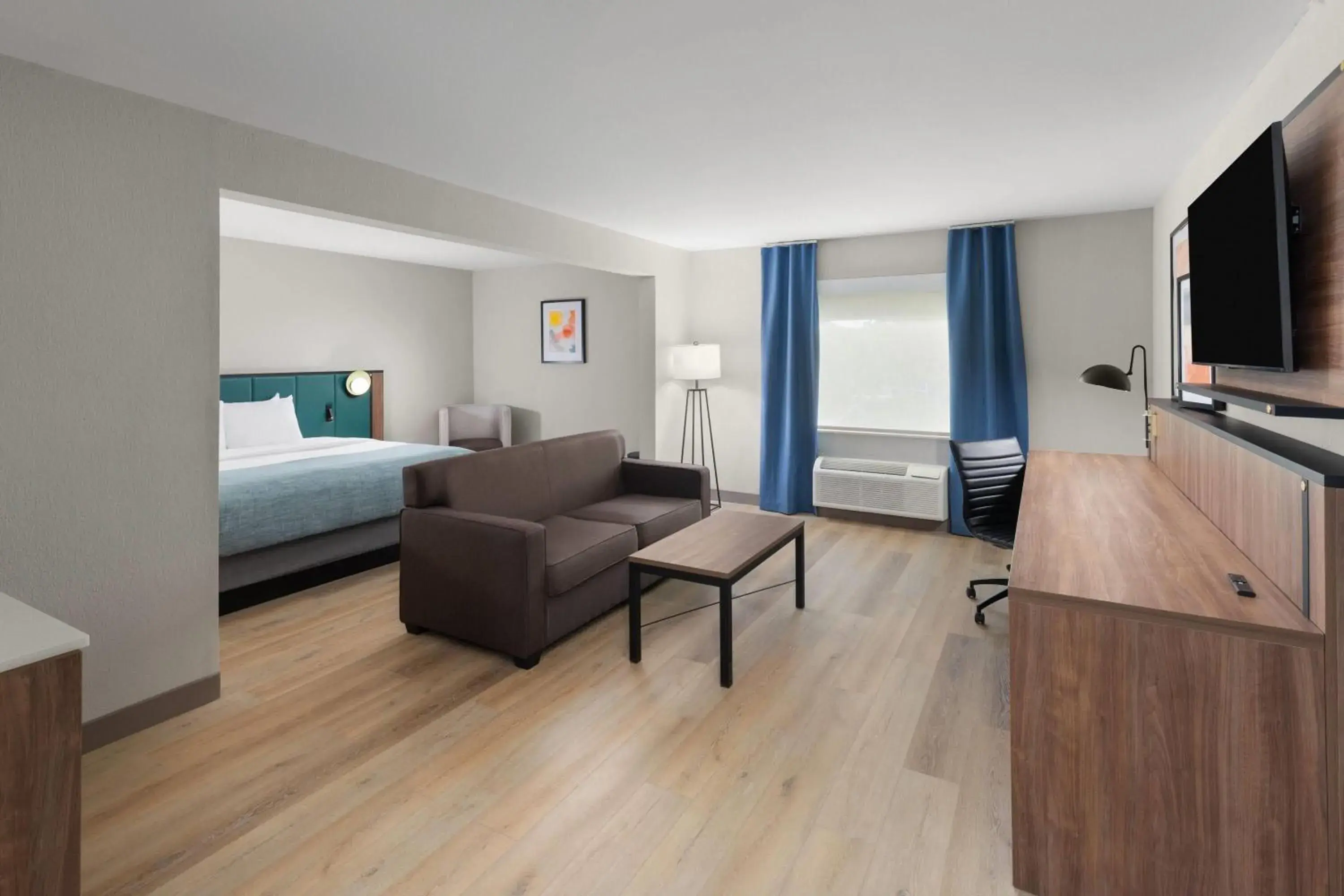 King Suite - Non-Smoking in Wingate by Wyndham Augusta I-20 King Suite - Non-Smoking in Wingate by Wyndham Augusta I-20