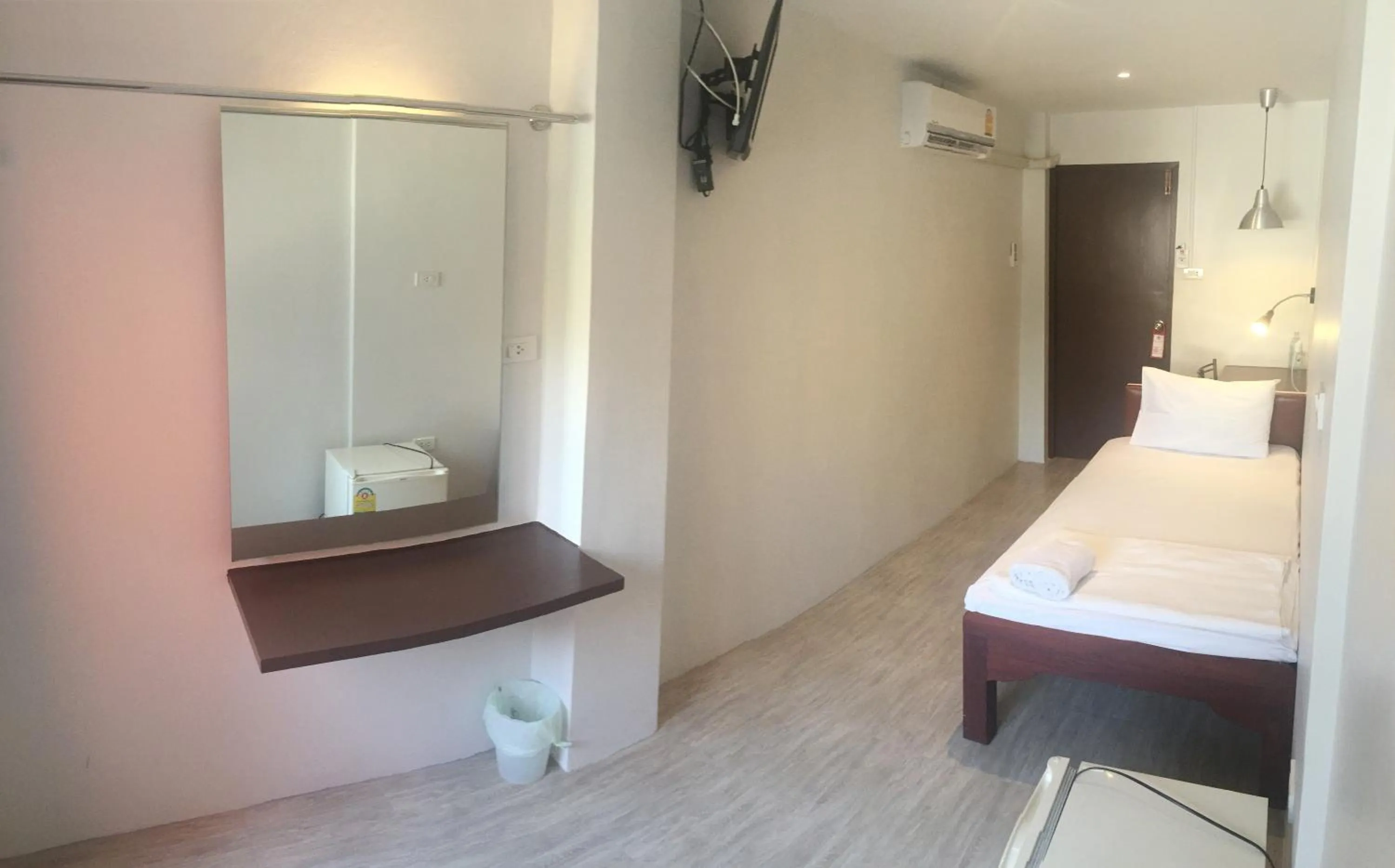 Bed in Chaba Chalet Hotel