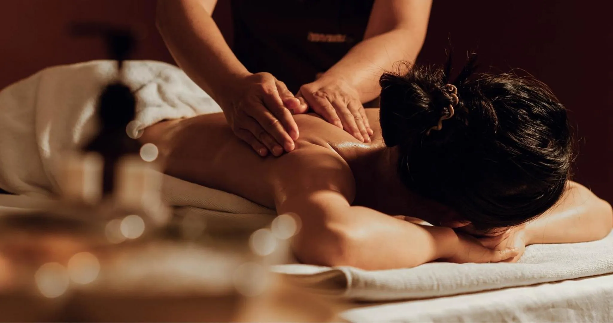 Massage in AETAS lumpini