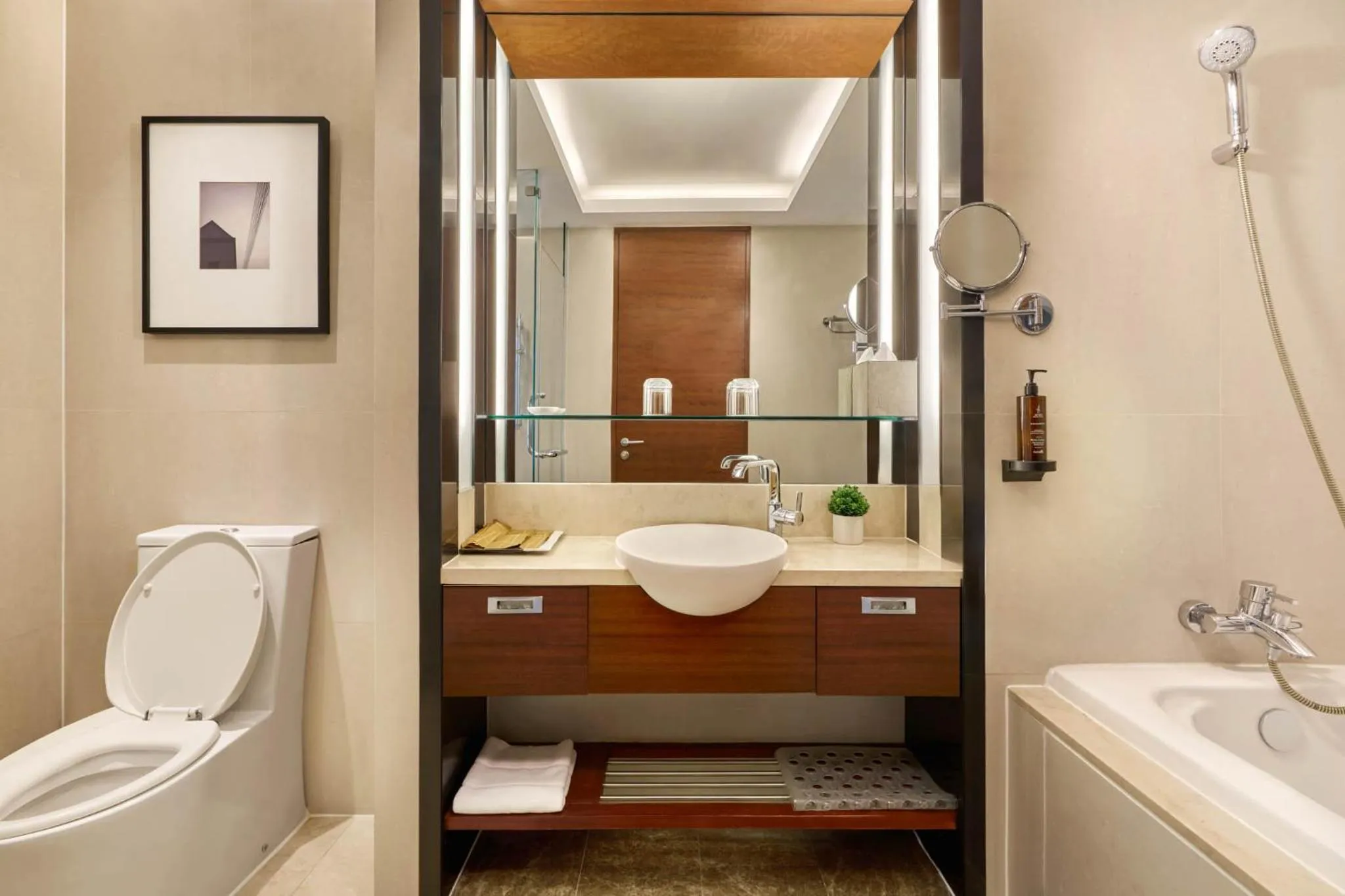 Toilet in AETAS lumpini