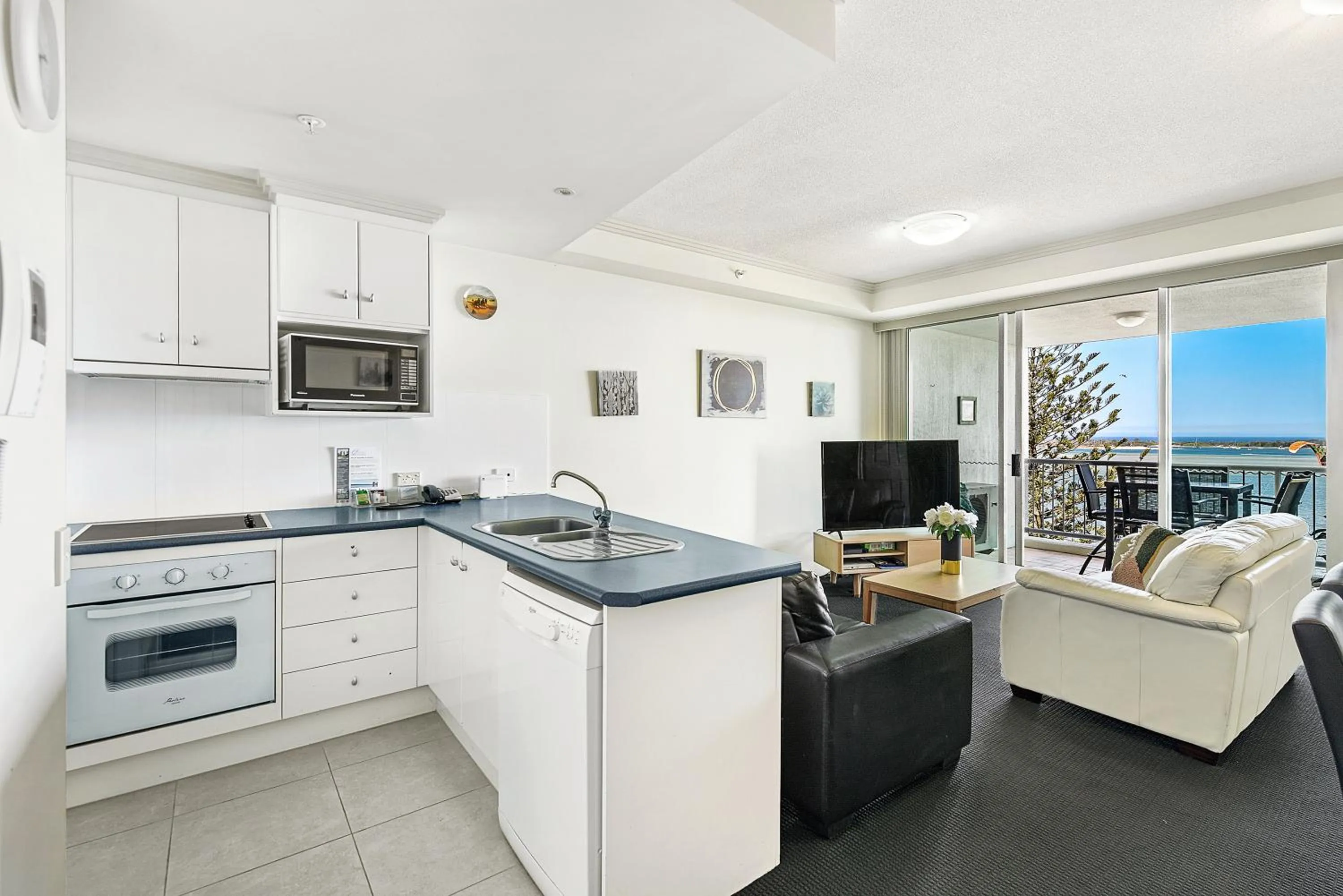 Kitchen or kitchenette in Crystal Bay On The Broadwater
