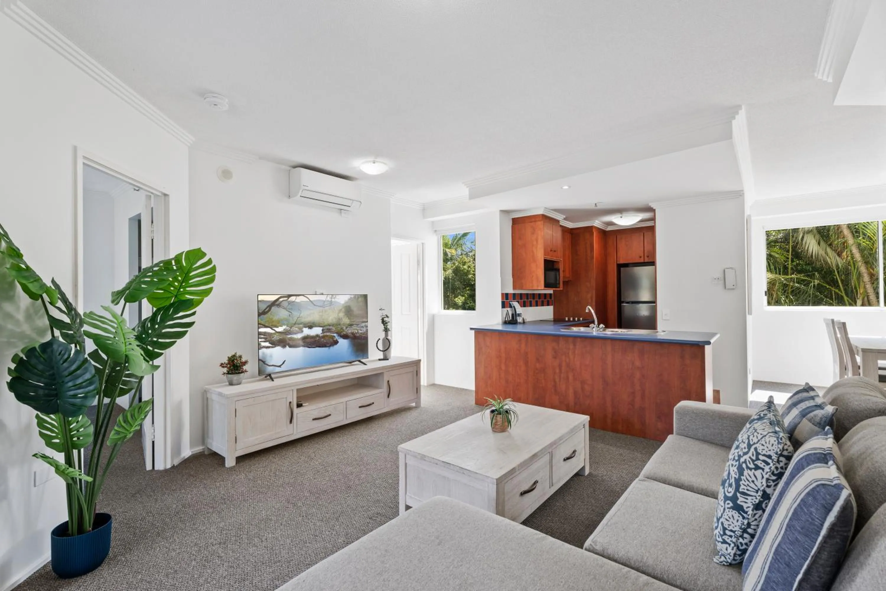Living room in Crystal Bay On The Broadwater