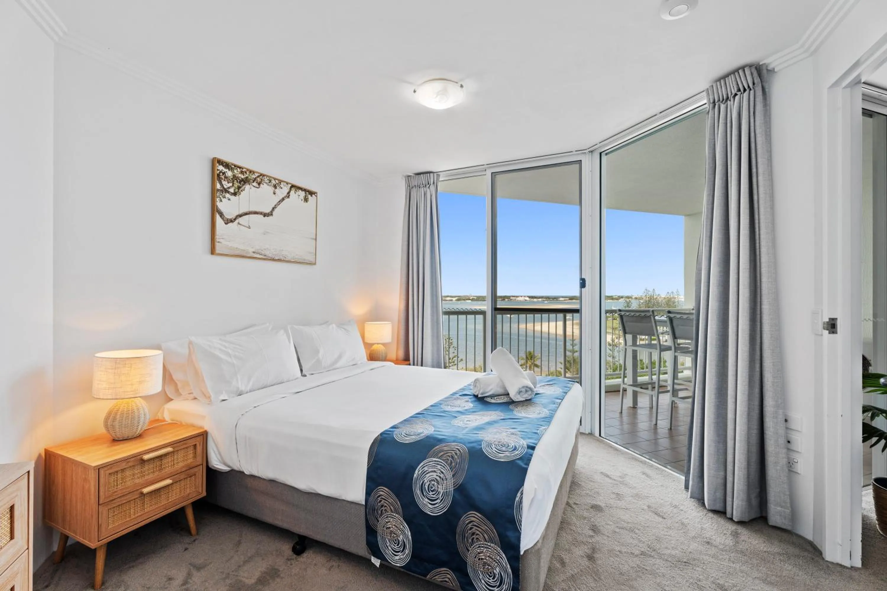 Bed in Crystal Bay On The Broadwater